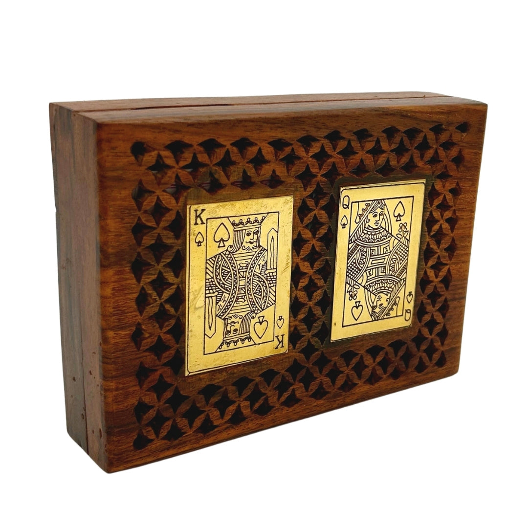 Elegante set de dos barajas de cartas en caja de madera con opción de personalización con grabado