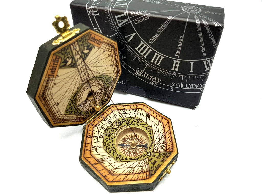 Octagonal sundial and compass H06
