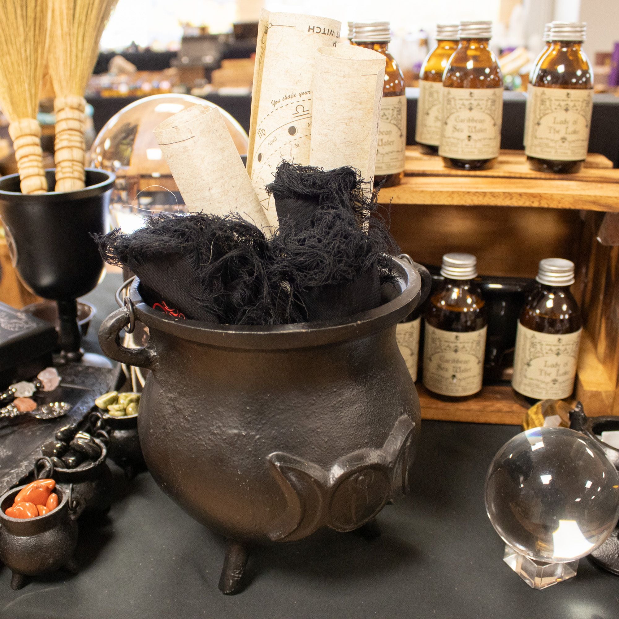 Huge Cast Iron Cauldron with Triple Moon 23x18 cm