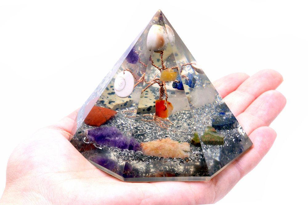 Orgonite 7-Sided Pyramid with Tree of Wisdom Stones