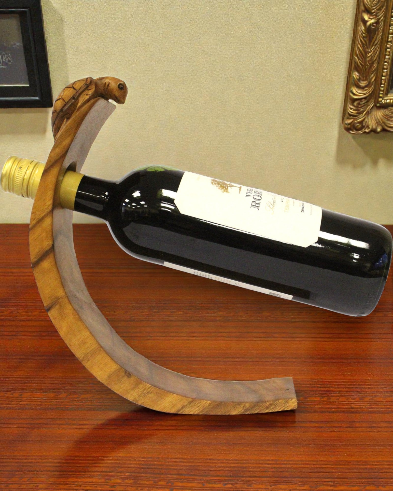 Tortu Balance – Hand-Carved Balancing Wine Holder in the Shape of a Turtle