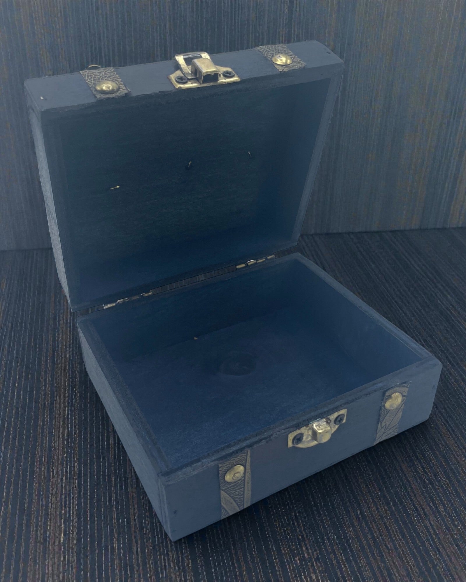 Herbaciana Arca Atlantidei – Cutie pătrată albastră, de epocă