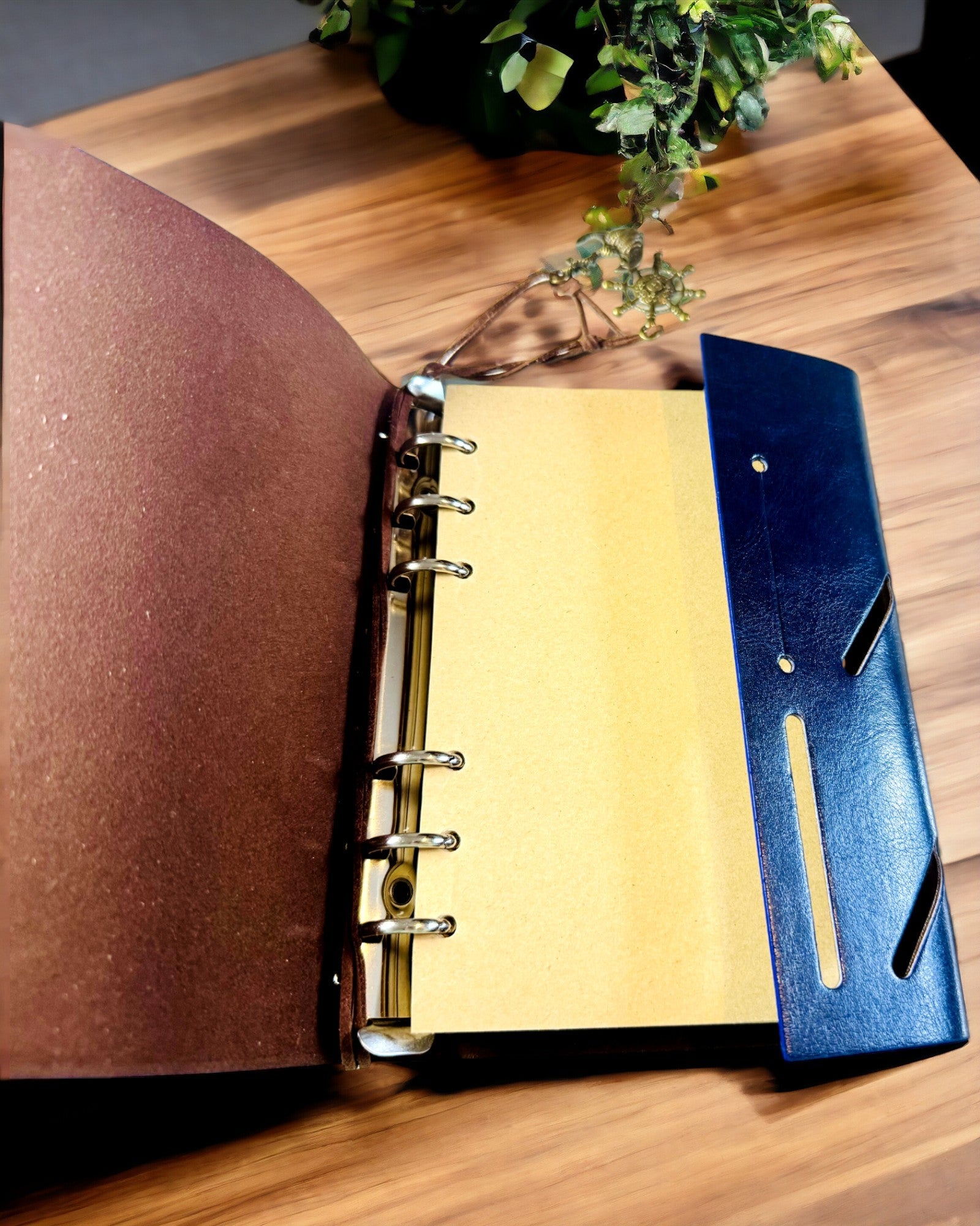 Vintage Pomorski Notepad A6 ili A7 veličina - s Motivom Kompasa i Ležajnim Stranicama - Dostupan u raznim Bojama, mogućnost graviranja