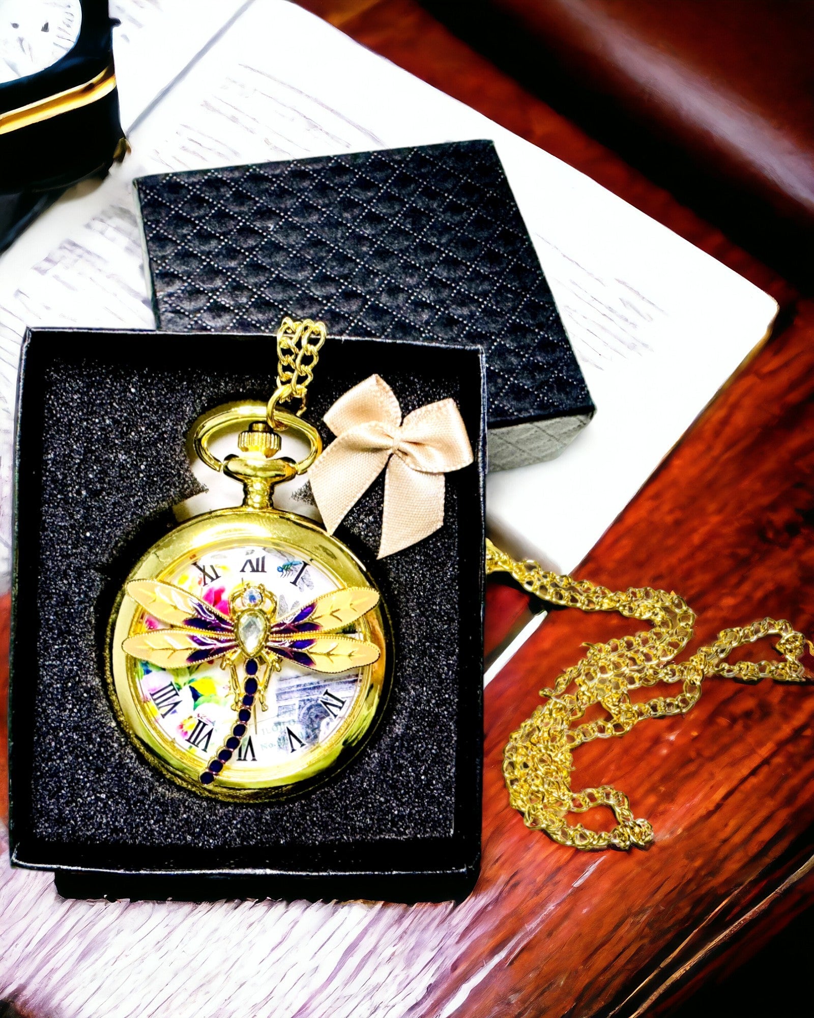 Classic Pocket Vintage Watch with Transparent Cover