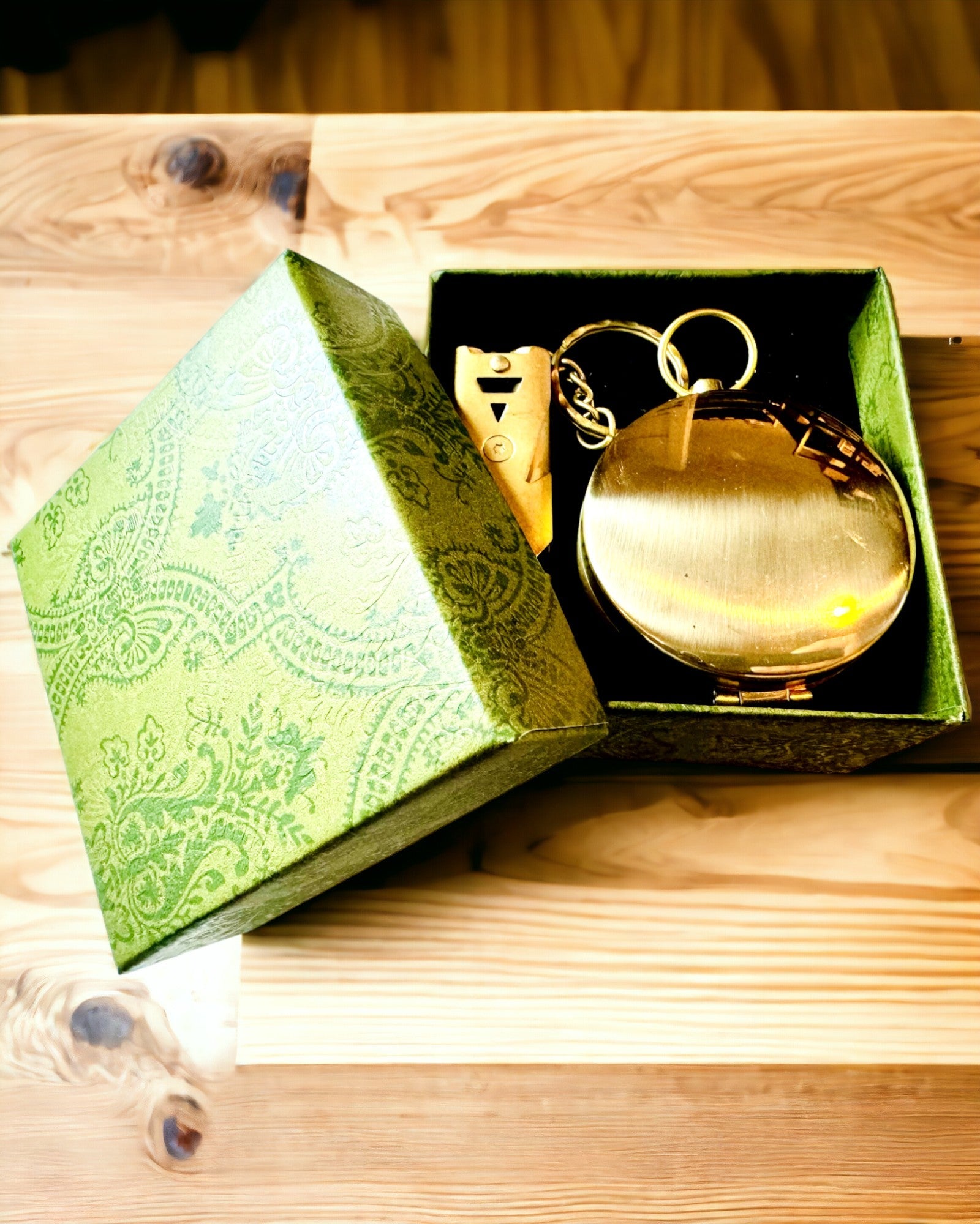 Елегантний набір з компасом і сигнальним свистком