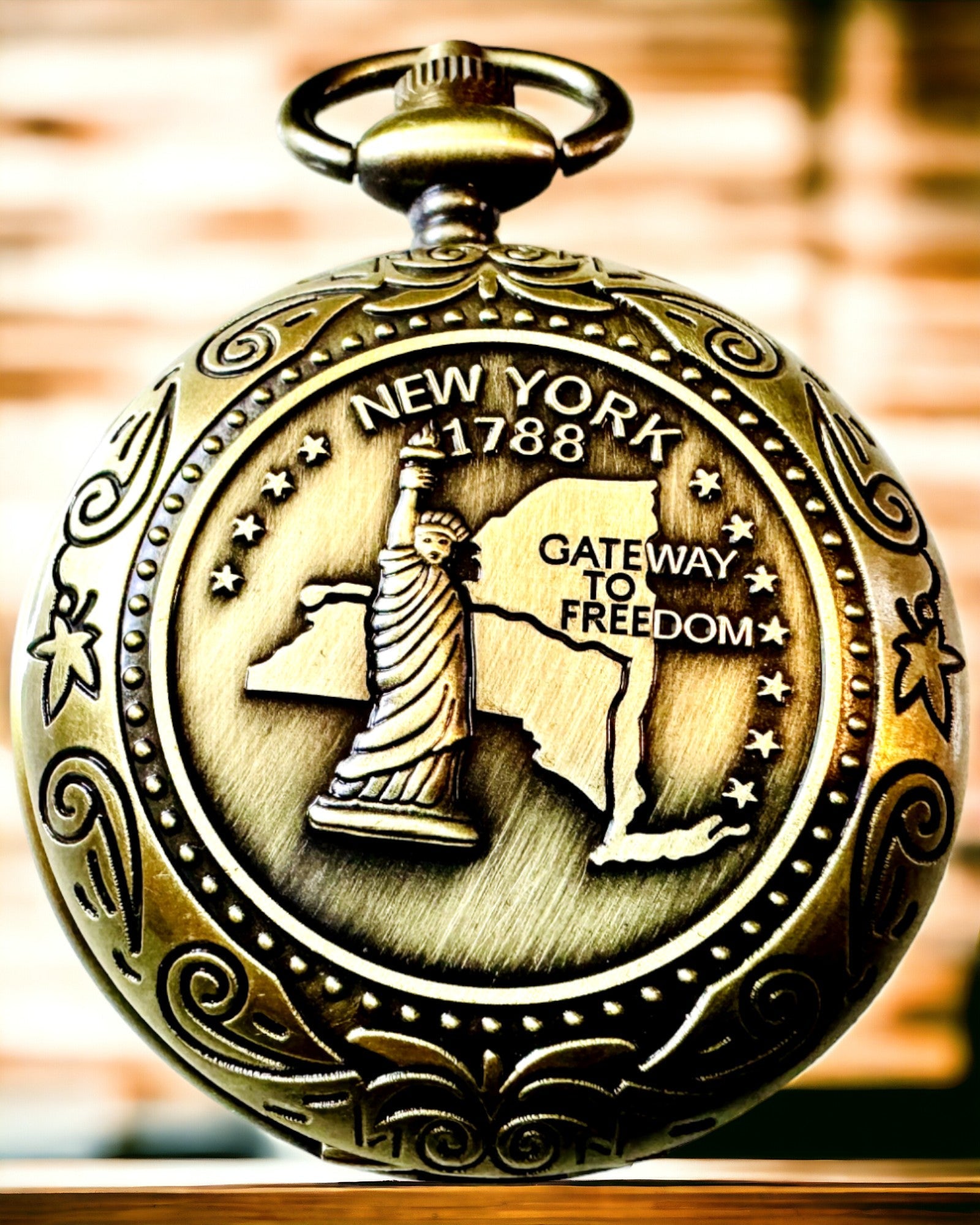 Кишеньковий компас Retro з мотивом Нью-Йорка – багатофункціональний, елегантний компас із зображенням Статуї Свободи