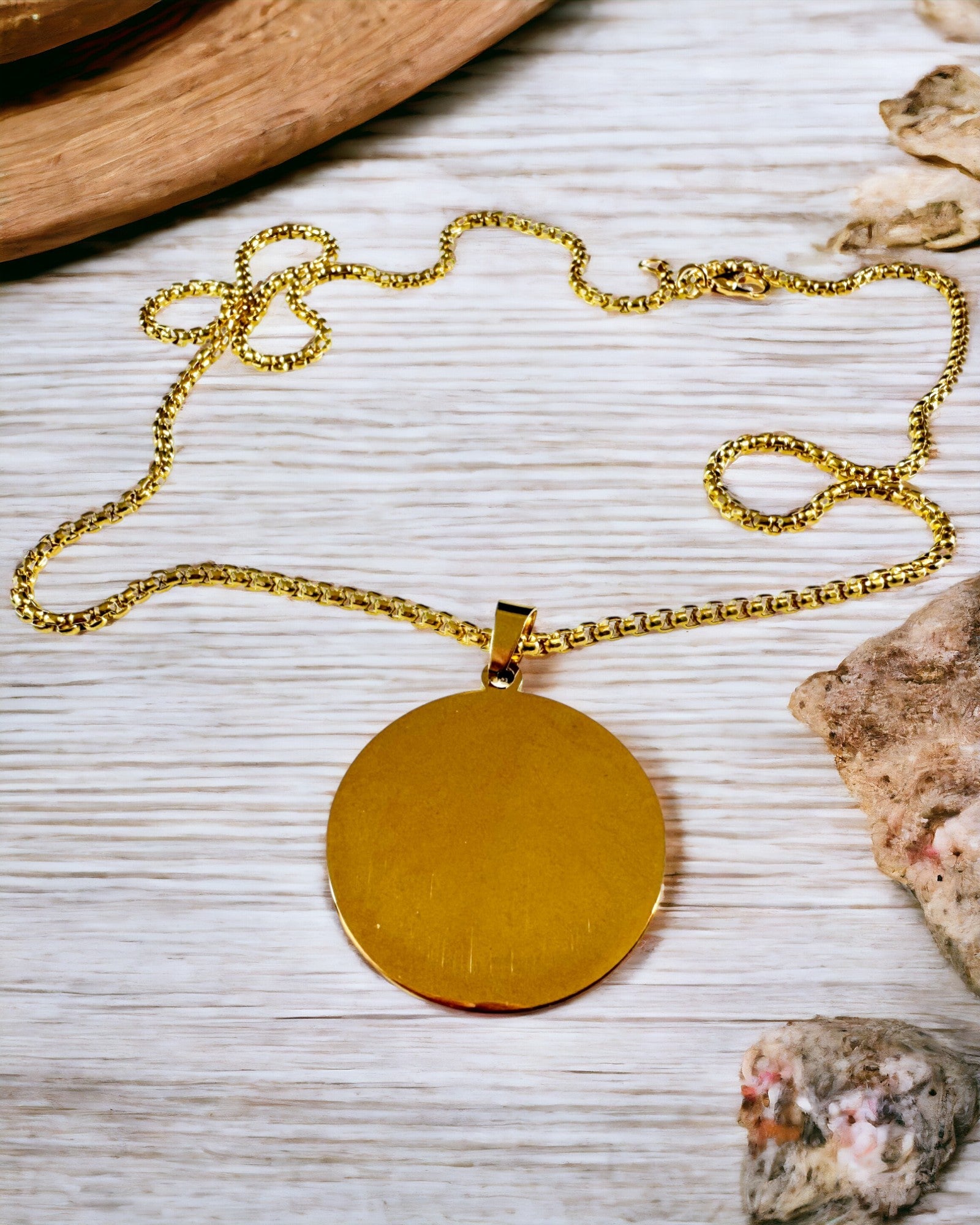 Підвіска "Urban Elegance" – Кругла Медаль з Нержавіючої Сталі у Двох Кольорах з Можливістю Персоналізації