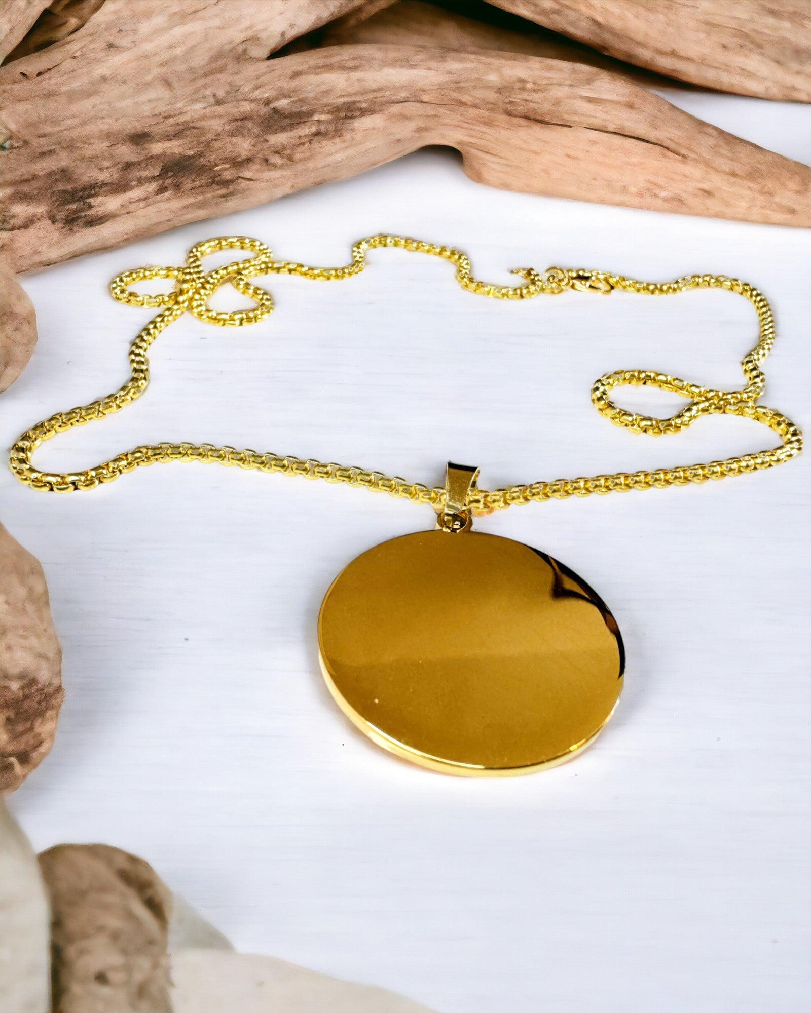 Підвіска "Urban Elegance" – Кругла Медаль з Нержавіючої Сталі у Двох Кольорах з Можливістю Персоналізації