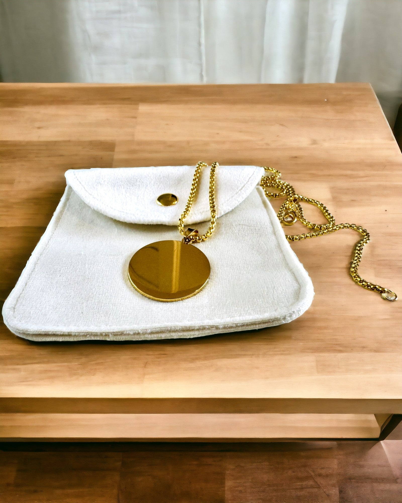 Підвіска "Urban Elegance" – Кругла Медаль з Нержавіючої Сталі у Двох Кольорах з Можливістю Персоналізації