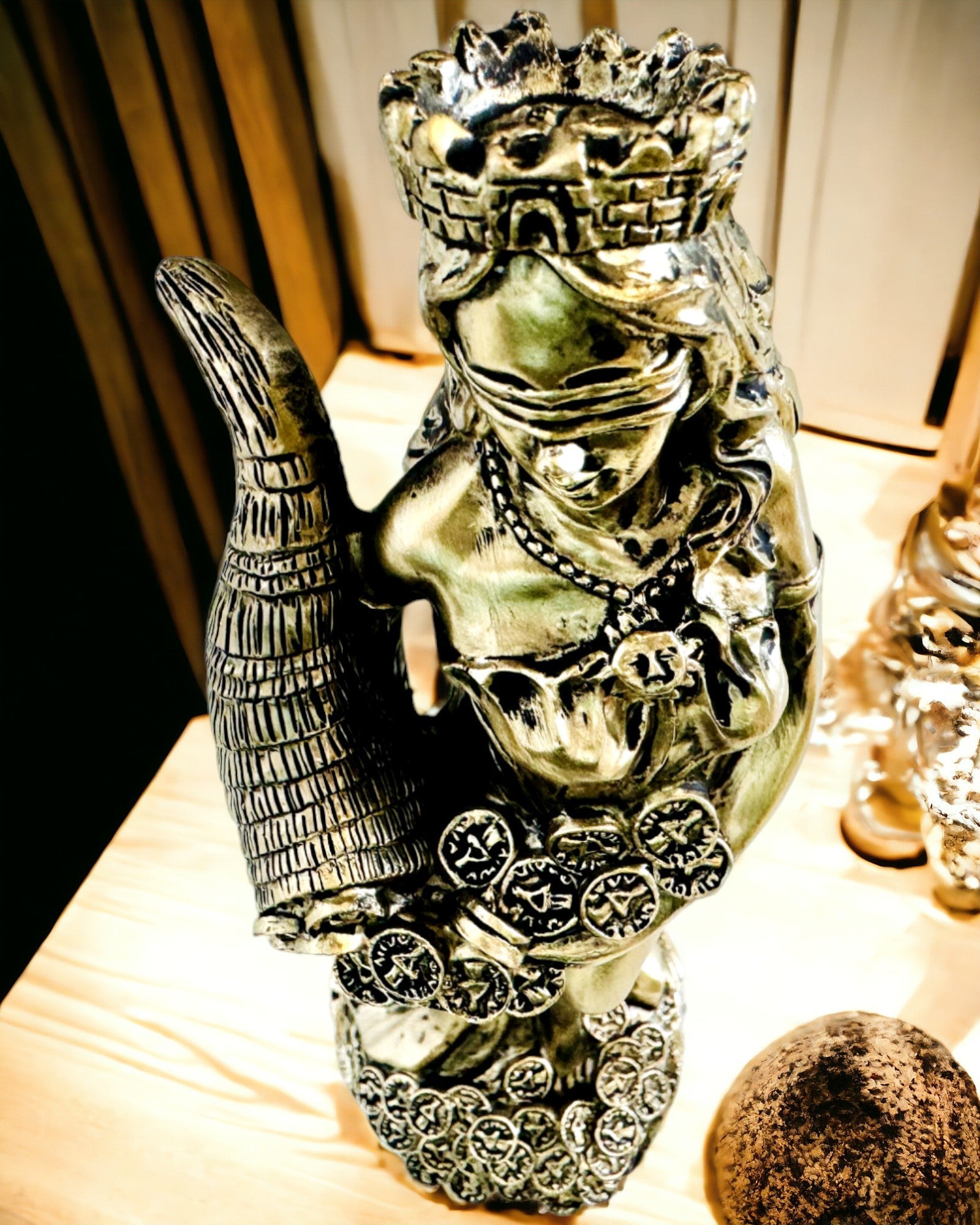 "Statue of the Goddess of Abundance" - Decorative Resin Statue of Fortune for Home and Office