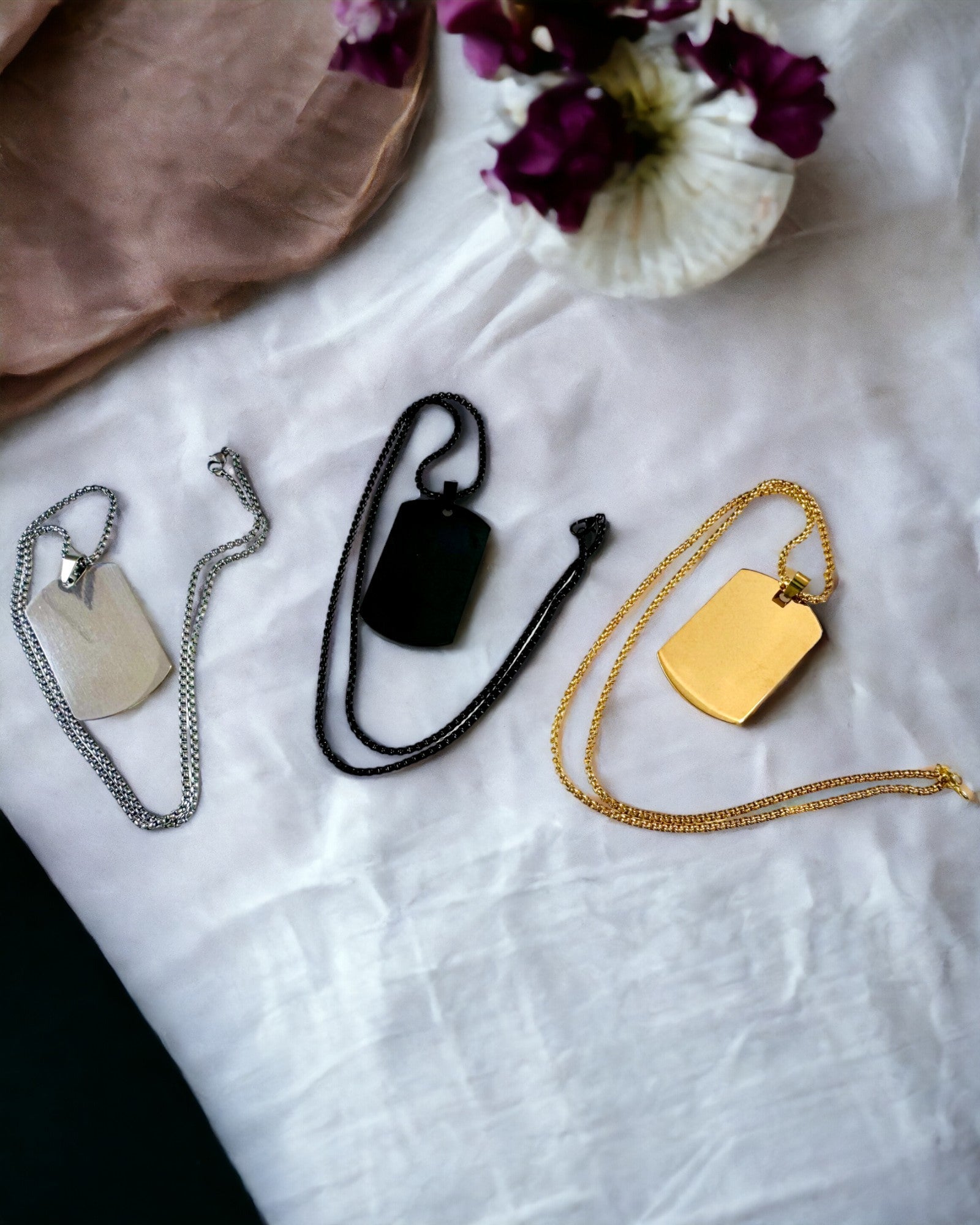 Намисто з Dog Tag "Три Відтінки Стилю" - Ідентифікаційний Медальйон - Елегантний Кулон з Нержавіючої Сталі з Опцією Гравіювання