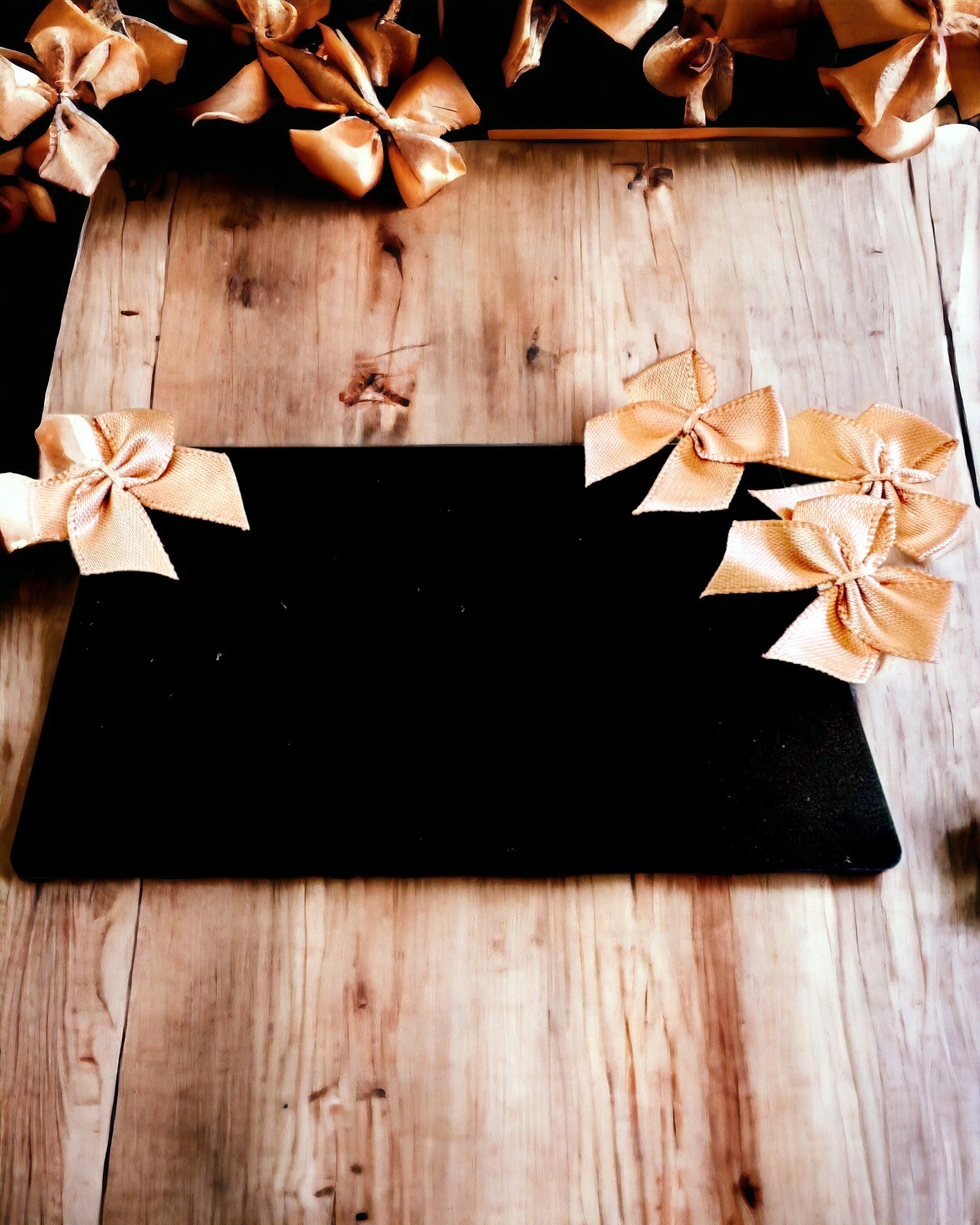 Ексклюзивна Чорна Металева Візитівка з Можливістю Персоналізації – Ідеальна для Подарунка