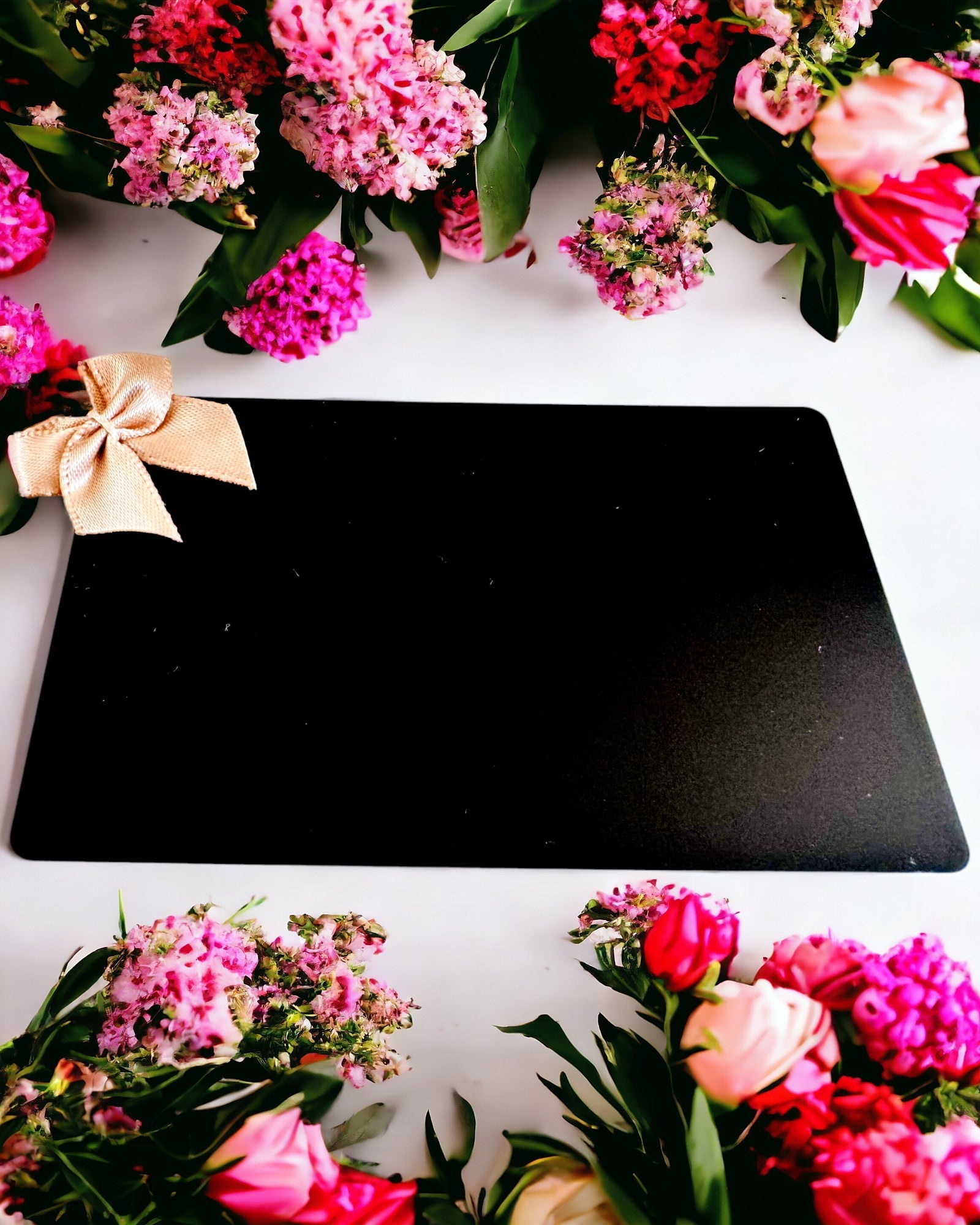 Ексклюзивна Чорна Металева Візитівка з Можливістю Персоналізації – Ідеальна для Подарунка