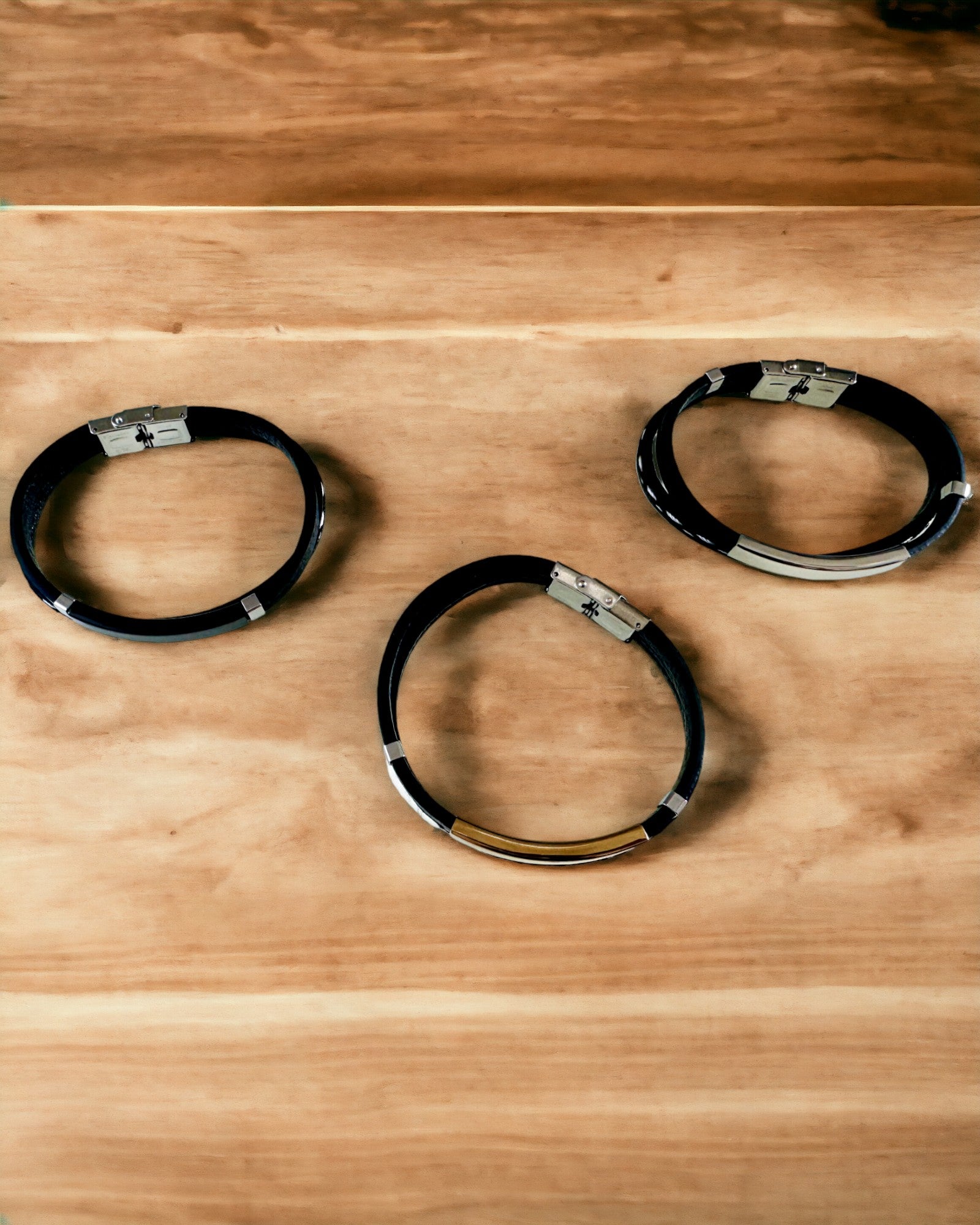 Спортивний браслет з PU шкіри та нержавіючої сталі з можливістю гравіювання – 3 кольори