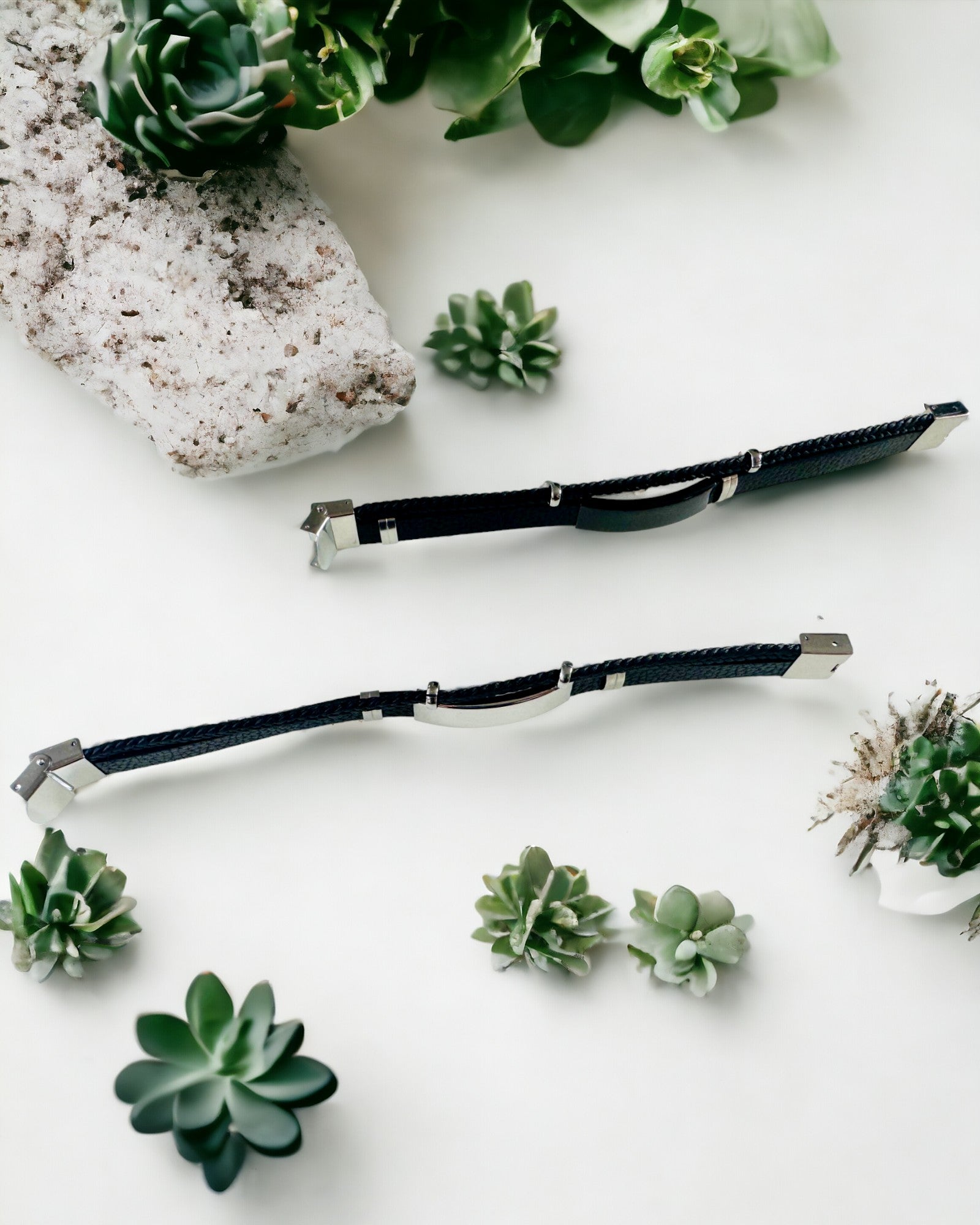 Чоловічий браслет з PU шкіри та нержавіючої сталі з можливістю гравіювання – доступний у двох кольорових варіантах