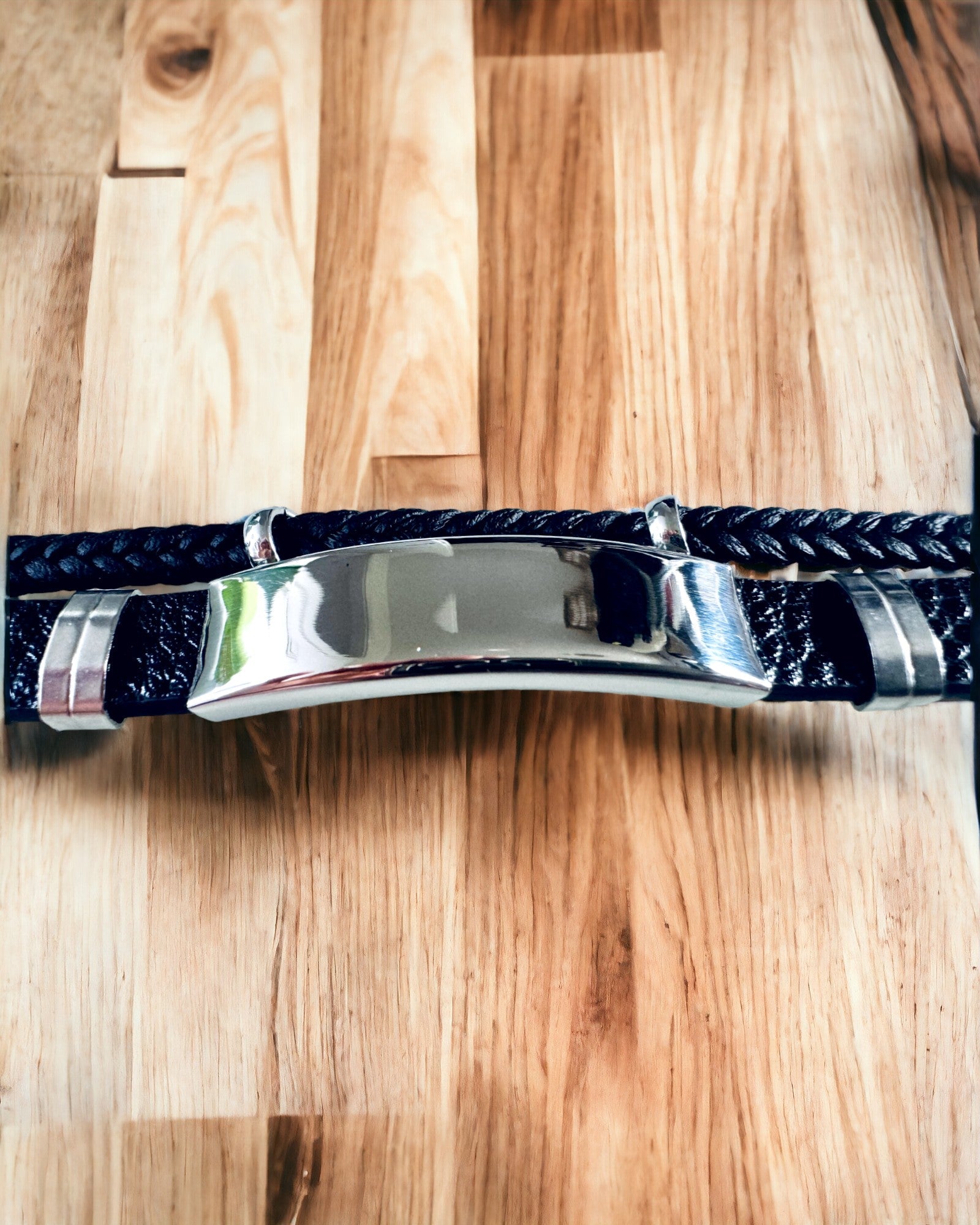 Чоловічий браслет з PU шкіри та нержавіючої сталі з можливістю гравіювання – доступний у двох кольорових варіантах