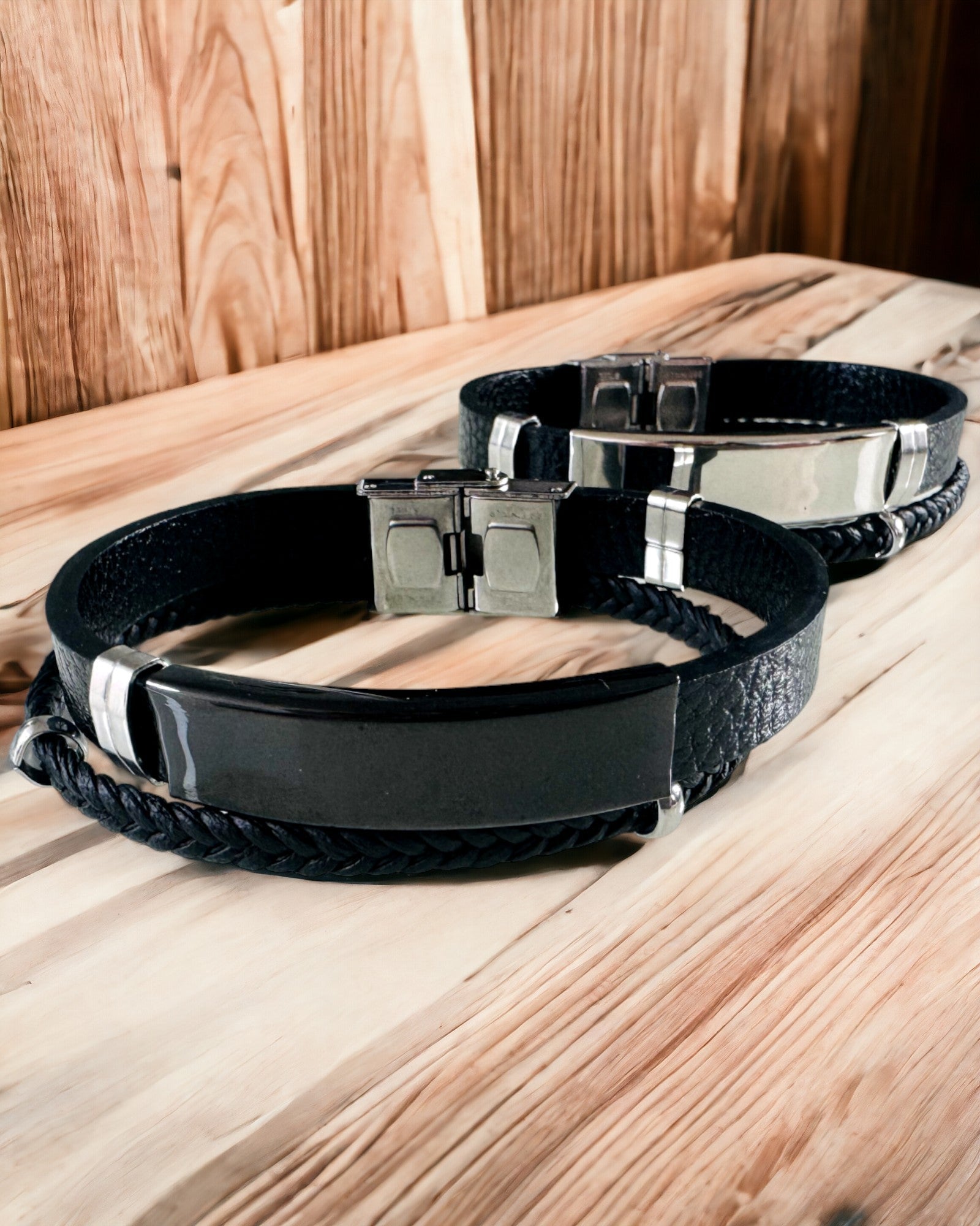 Чоловічий браслет з PU шкіри та нержавіючої сталі з можливістю гравіювання – доступний у двох кольорових варіантах