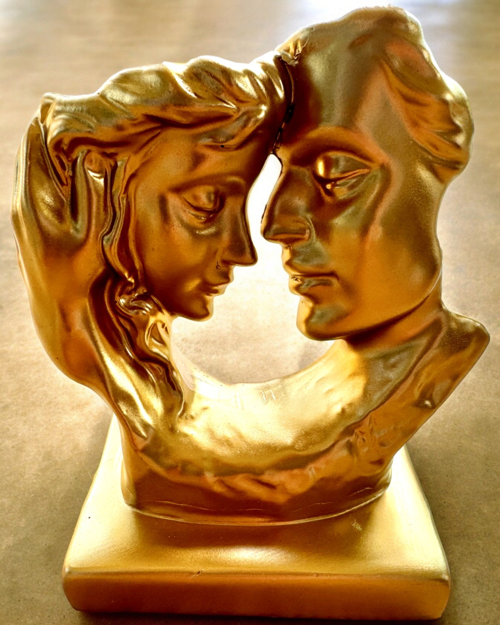 "Golden Connection" Figurine - 13.5 cm in height, Decorative with Engraving Option