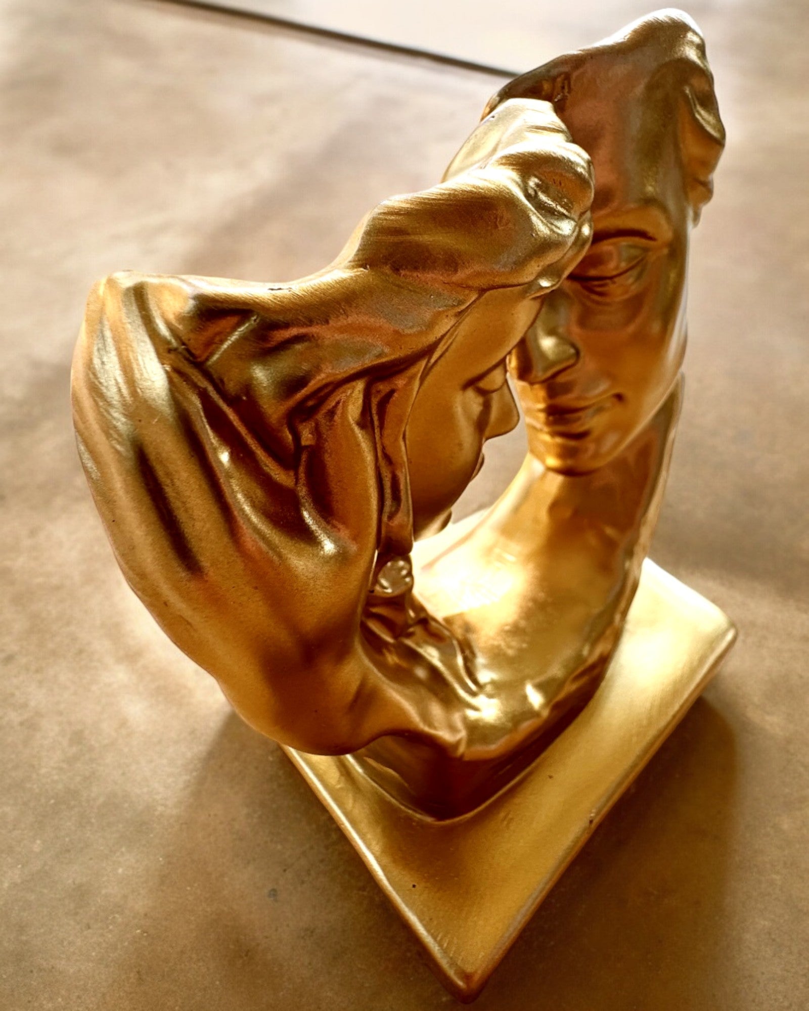 "Golden Connection" Figurine - 13.5 cm in height, Decorative with Engraving Option