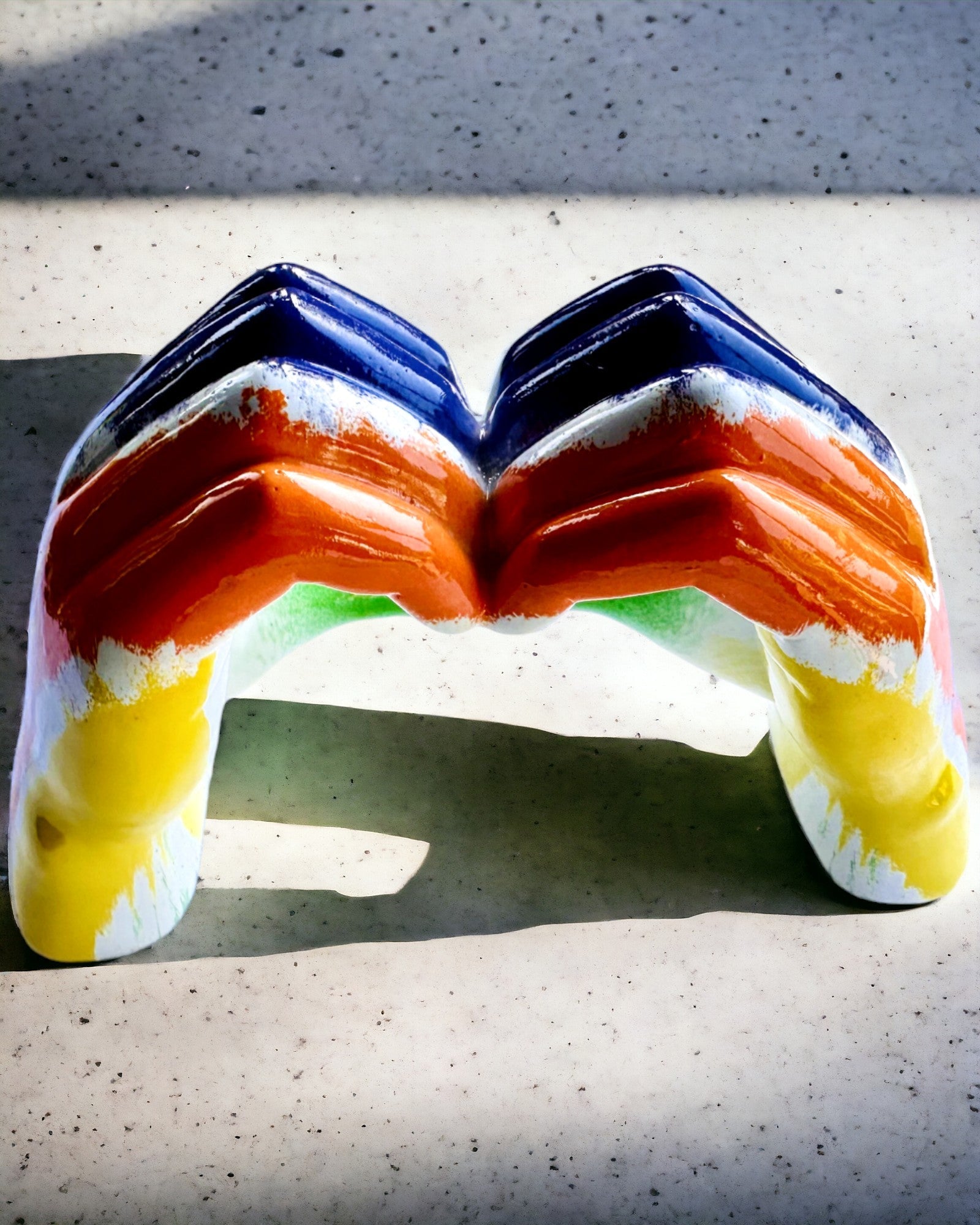 Barevné Prostorové Srdce - Dekorativní Figurka z Pryskyřice s možností personalizace, jako dárek