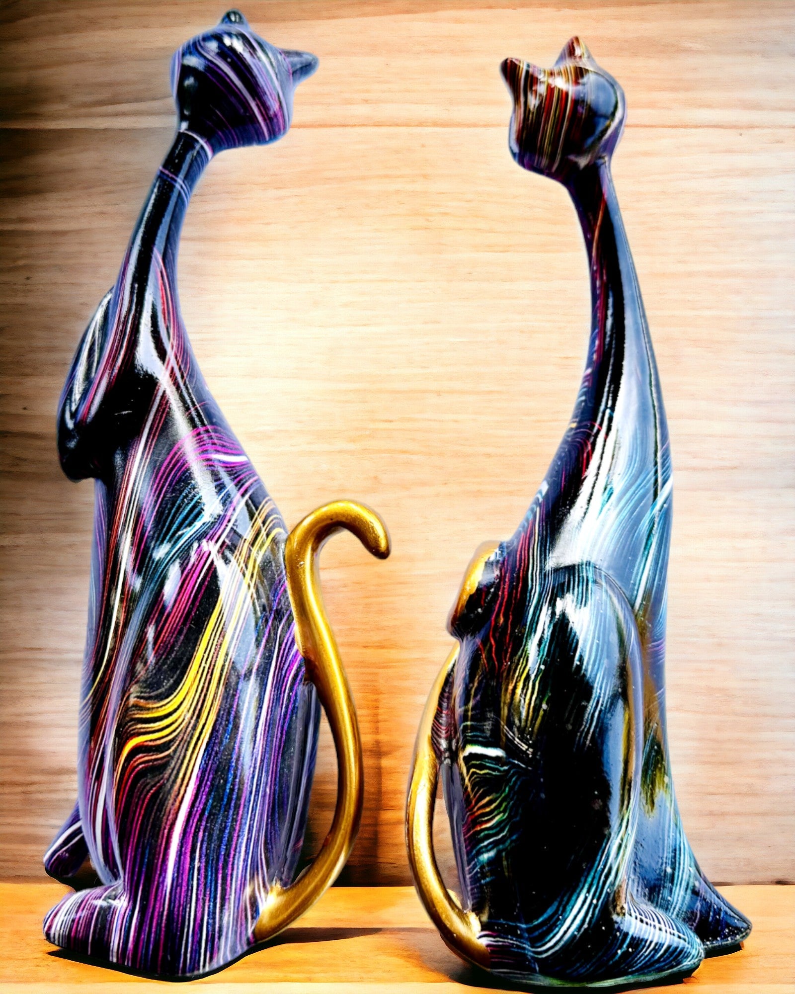 "Koci Eleganci" - Набір декоративних фігурок з смоли з можливістю персоналізації гравіюванням