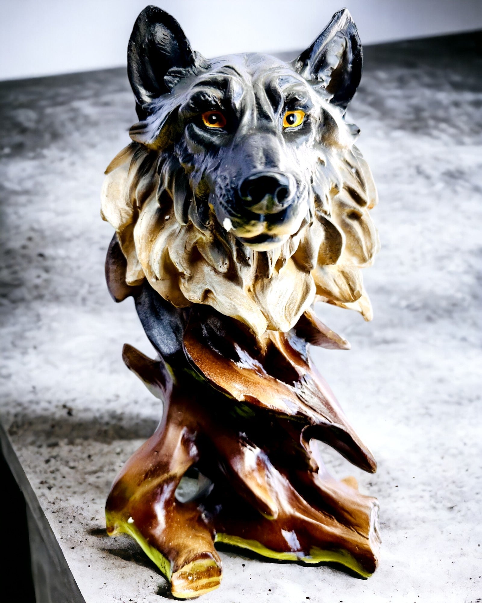 "Wolf Spirit" – Decorative Figurine with Personalization Option via Engraving, Ideal as a Gift