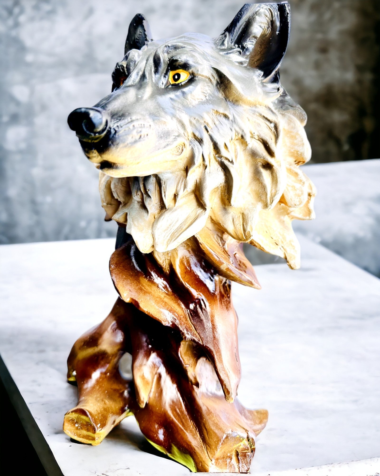"Wolf Spirit" – Decorative Figurine with Personalization Option via Engraving, Ideal as a Gift