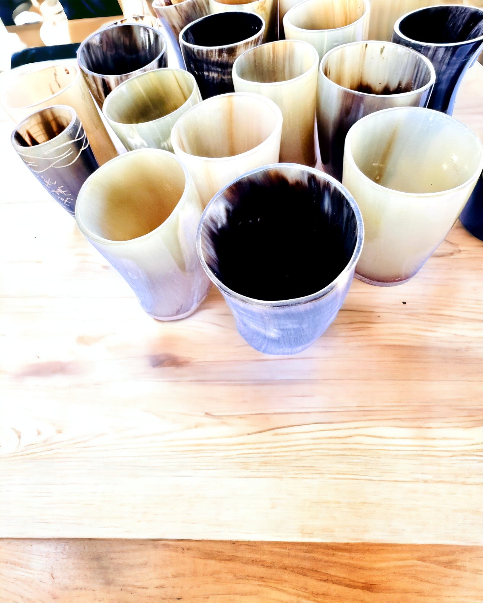 Pequeña Taza Hecha a Mano con Posibilidad de Grabado, vaso Taza India, posibilidad de personalización para regalo, grabado. Color oscuro