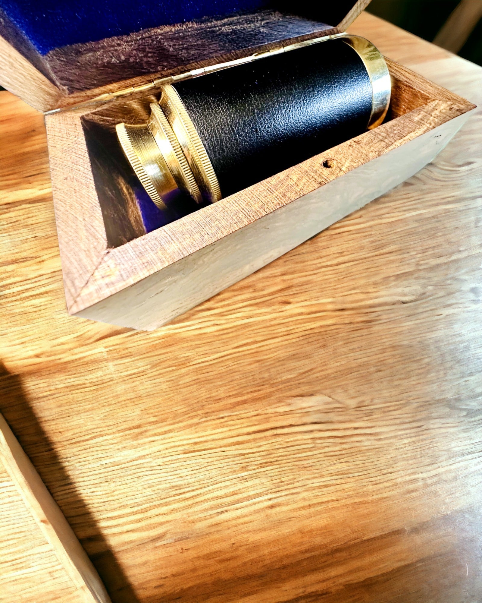 Luneta Podróżnika Raj – Rukotvorine - personalizacija gravurom