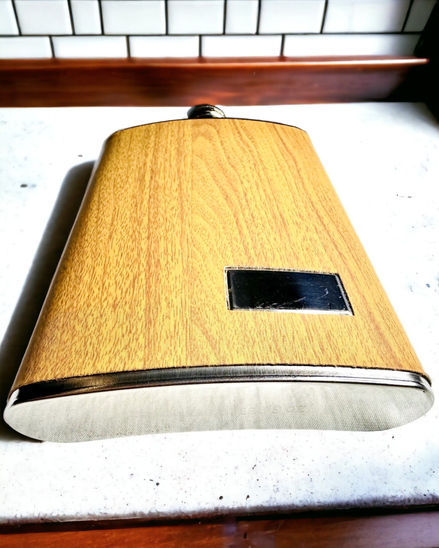 Set din lemn „Piersiówka Elegance” cu posibilitatea personalizării prin gravură