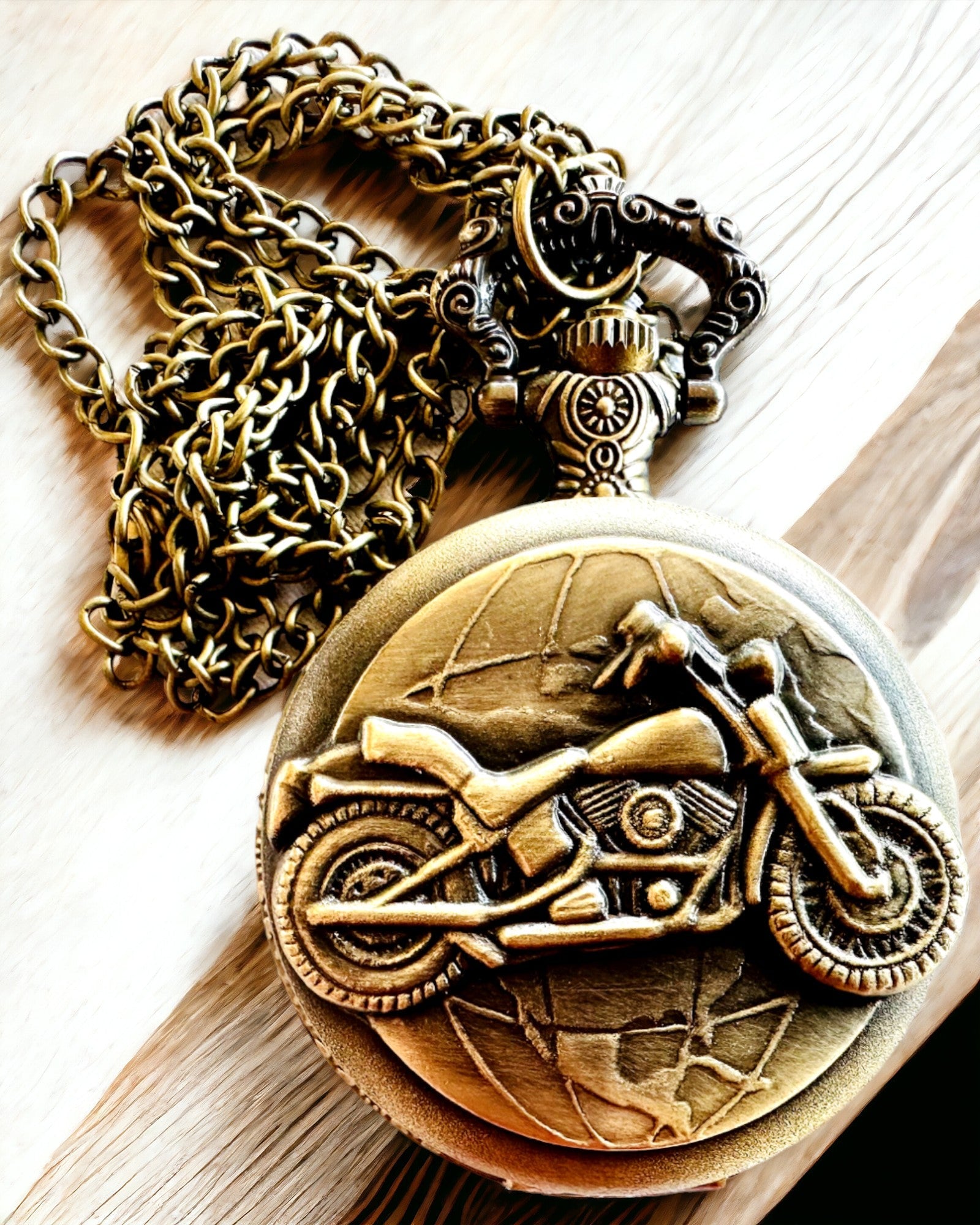 Kapesní hodinky "Motocyklový elegán" – Gravírování