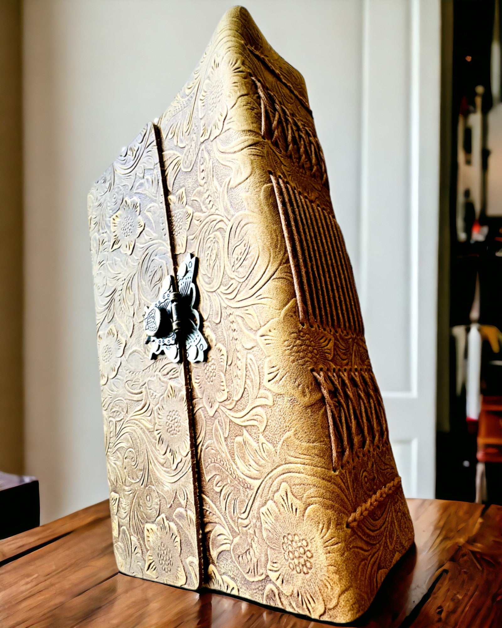 Розкішний ретро-нотатник зі шкіряною обкладинкою - "Vintage Elegance", 480 сторінок, можливість персоналізації гравіюванням