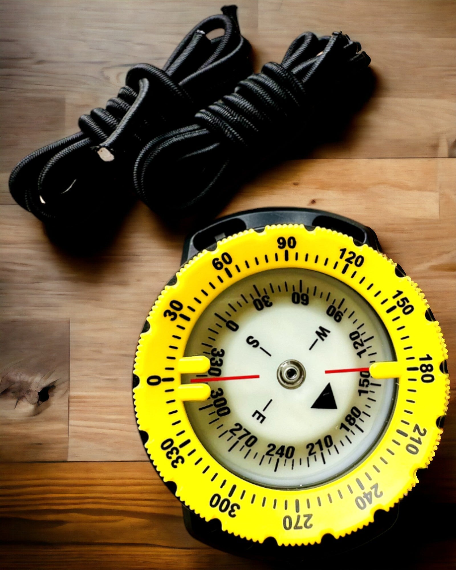 Компас для дайвінгу AquaGuide - водонепроникний компас з люмінесцентною функцією та еластичним ремінцем, можливість персоналізації