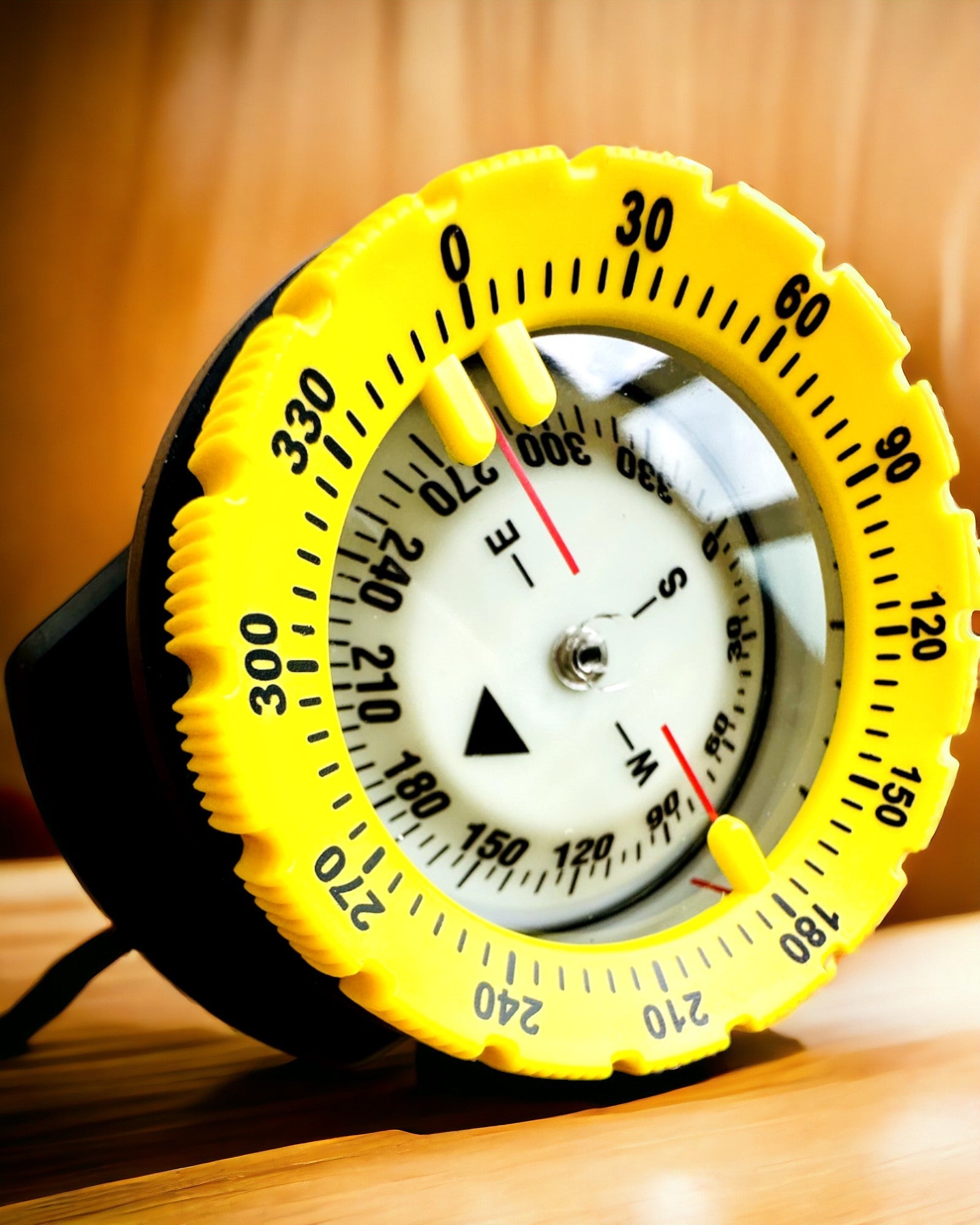 Compas de scufundare AquaGuide - compas rezistent la apă cu funcție de luminescență și curea flexibilă, posibilitate de personalizare