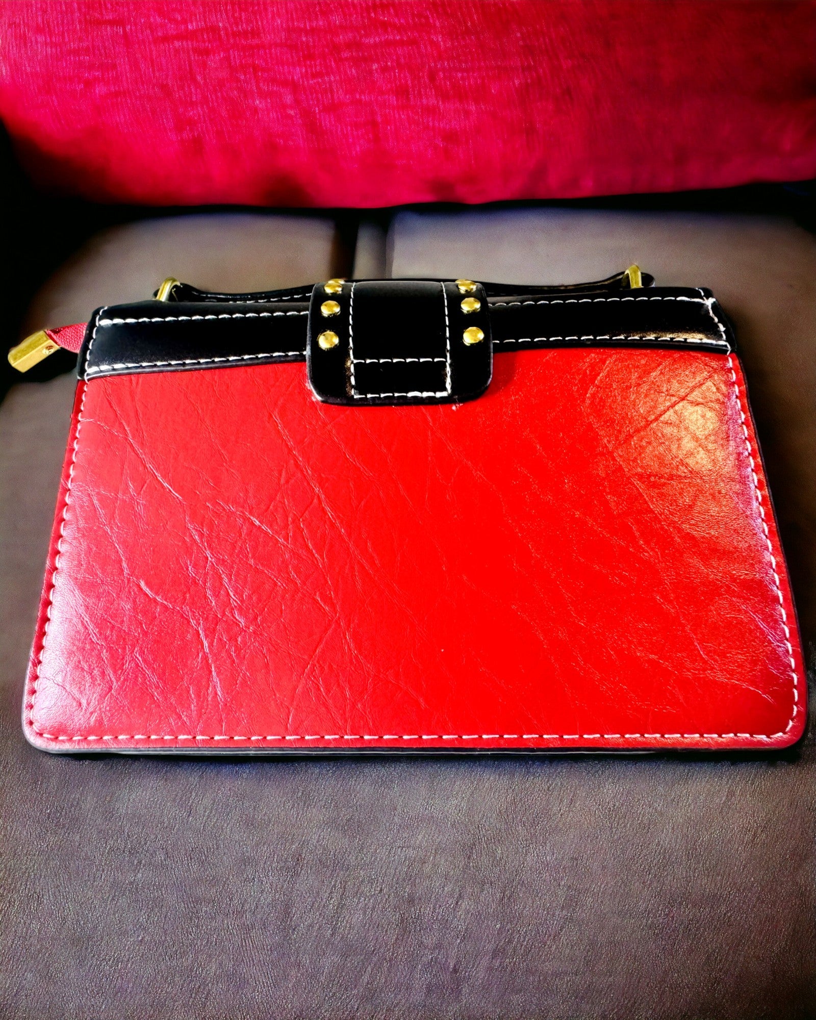 "Królewski Ryk" Kvadrātveida Plecu Soma ar Lauvas Galvu