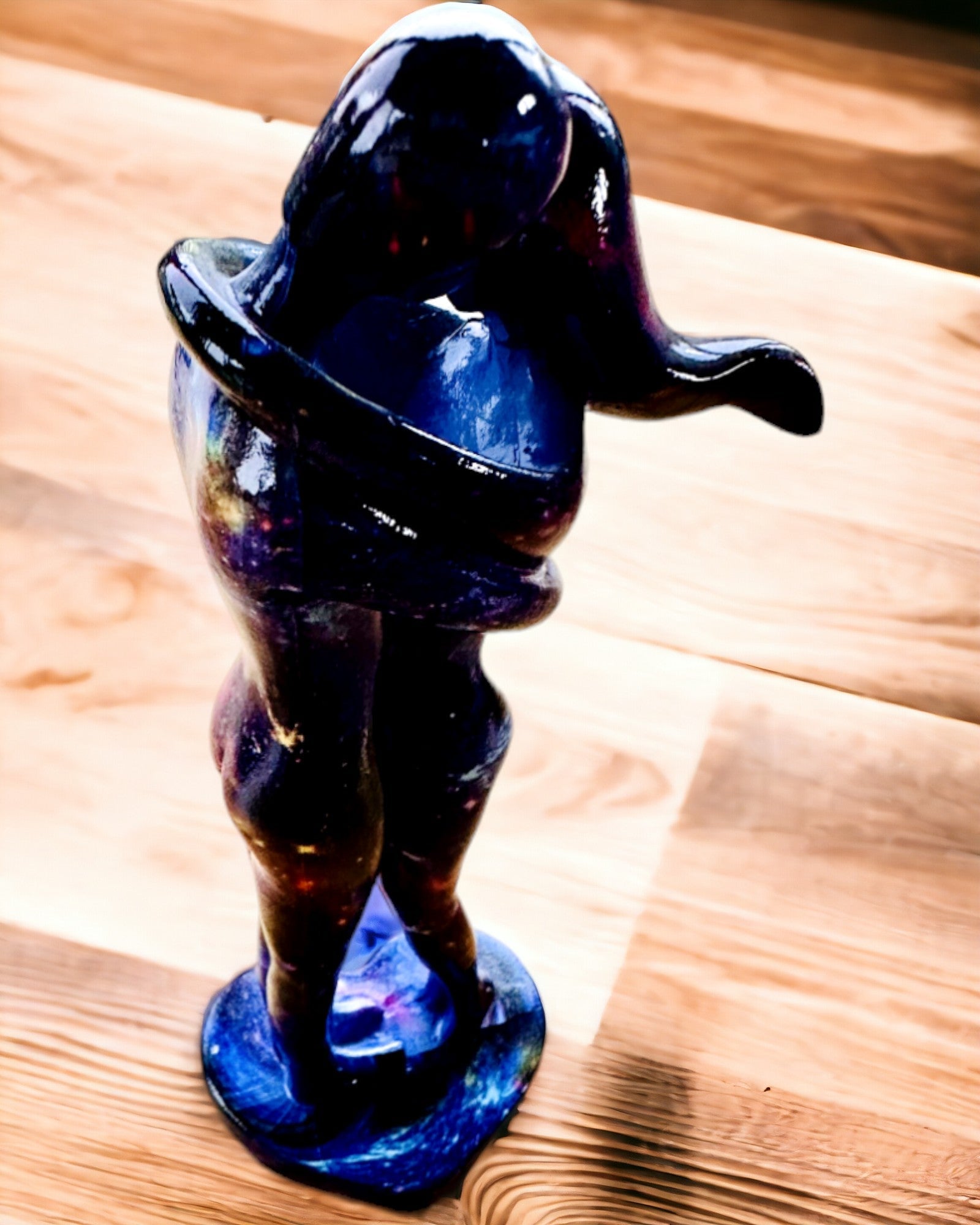 Kosmički Zagrljaj - Figura od Smole s Opcijom Graviranja