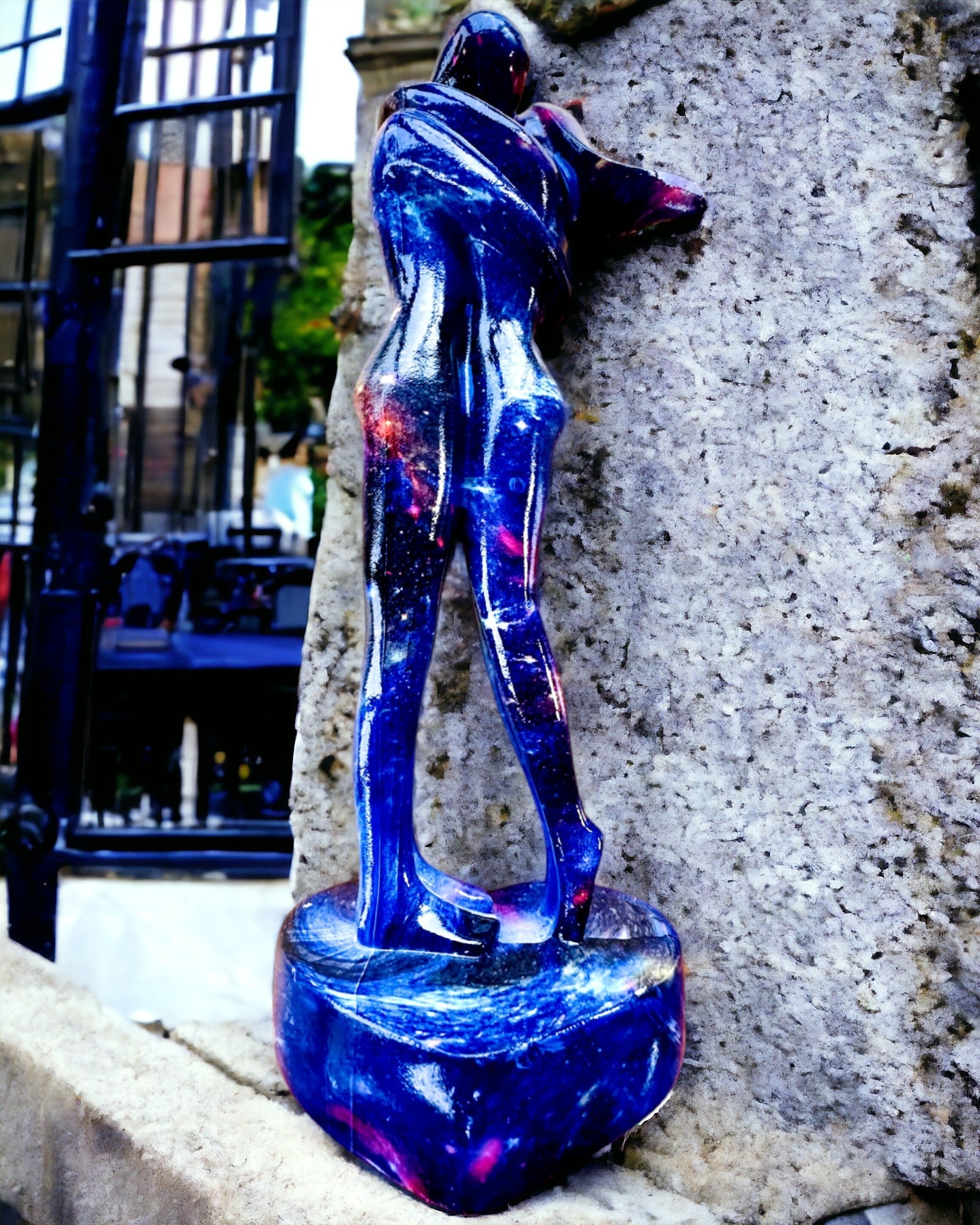 Космічний Обійм - Фігурка з Смоли з Опцією Гравіювання