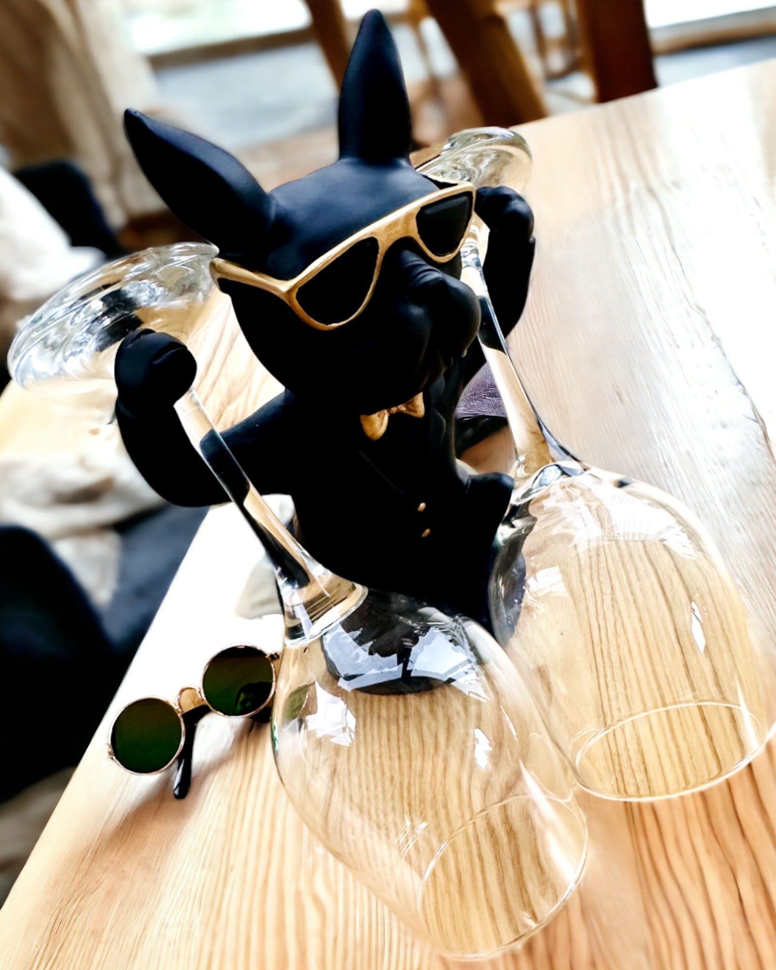 Figūriņa Bulldog Elegance - Ekskluzīvs glāžu turētājs, iespēja personalizēt ar gravējumu