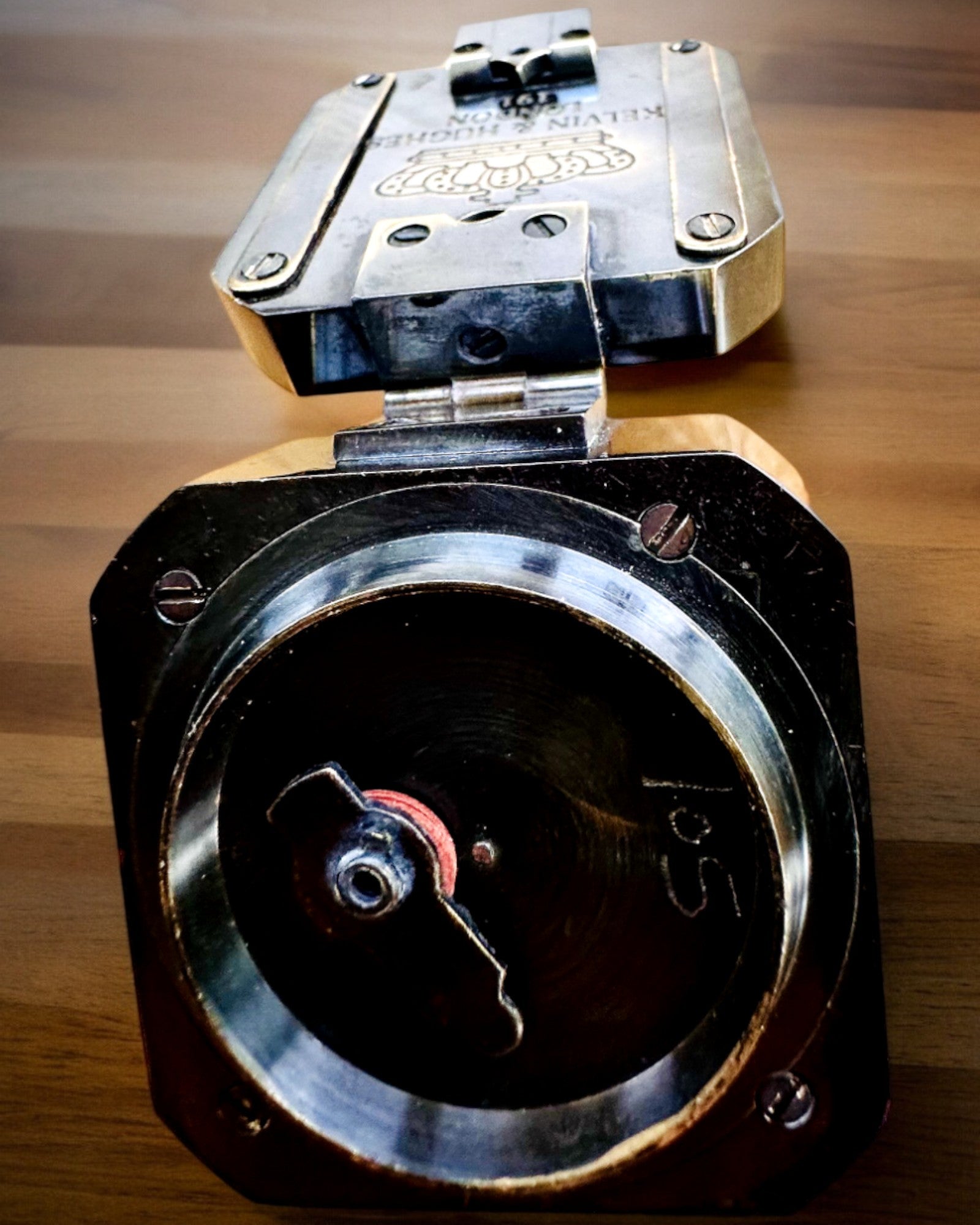 Busolă solidă, premium, de căpitan „Navigator” - cu opțiune de personalizare prin gravură