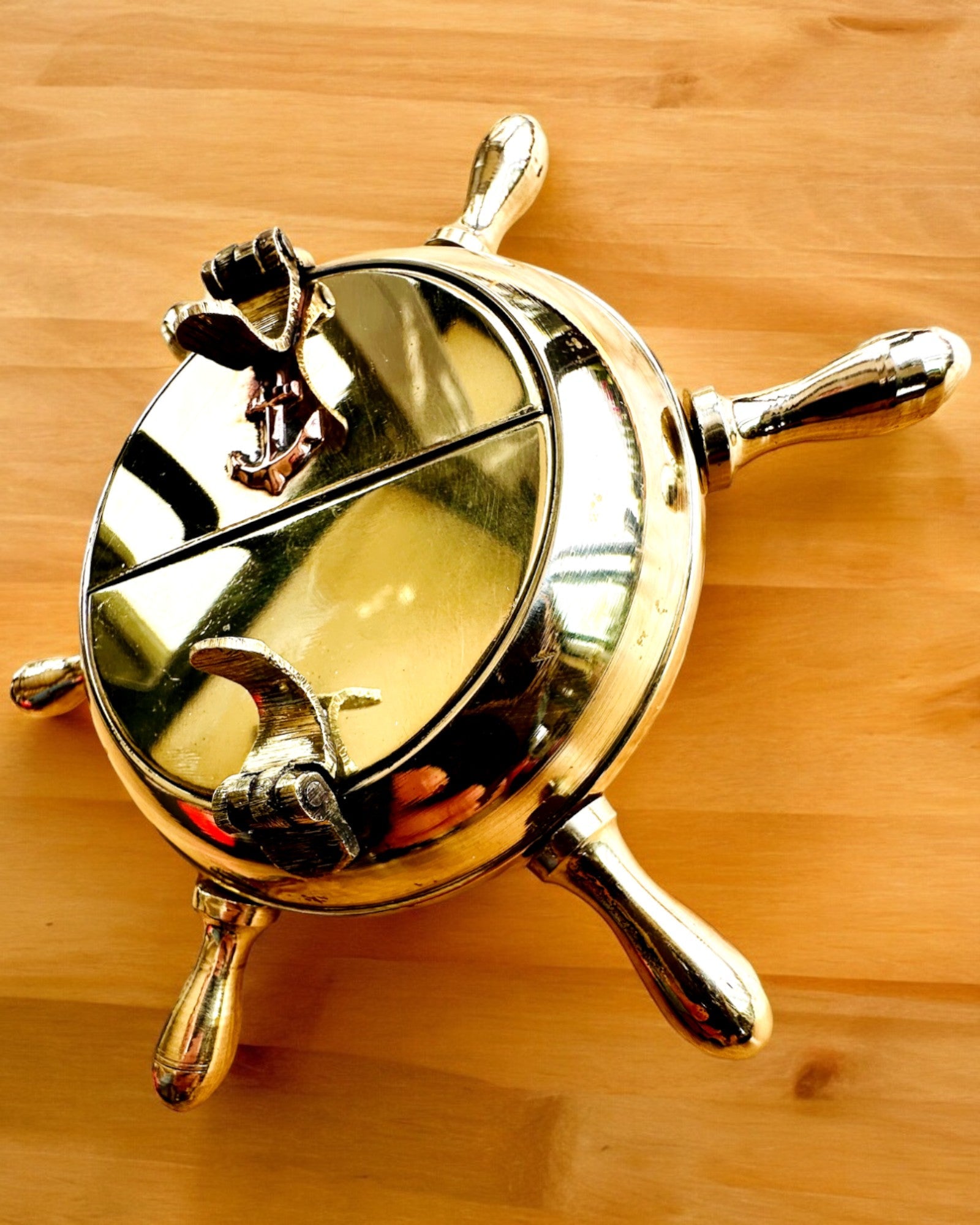 Капітанська латунна попільничка - можливість персоналізації подарунка гравіюванням, ручна робота