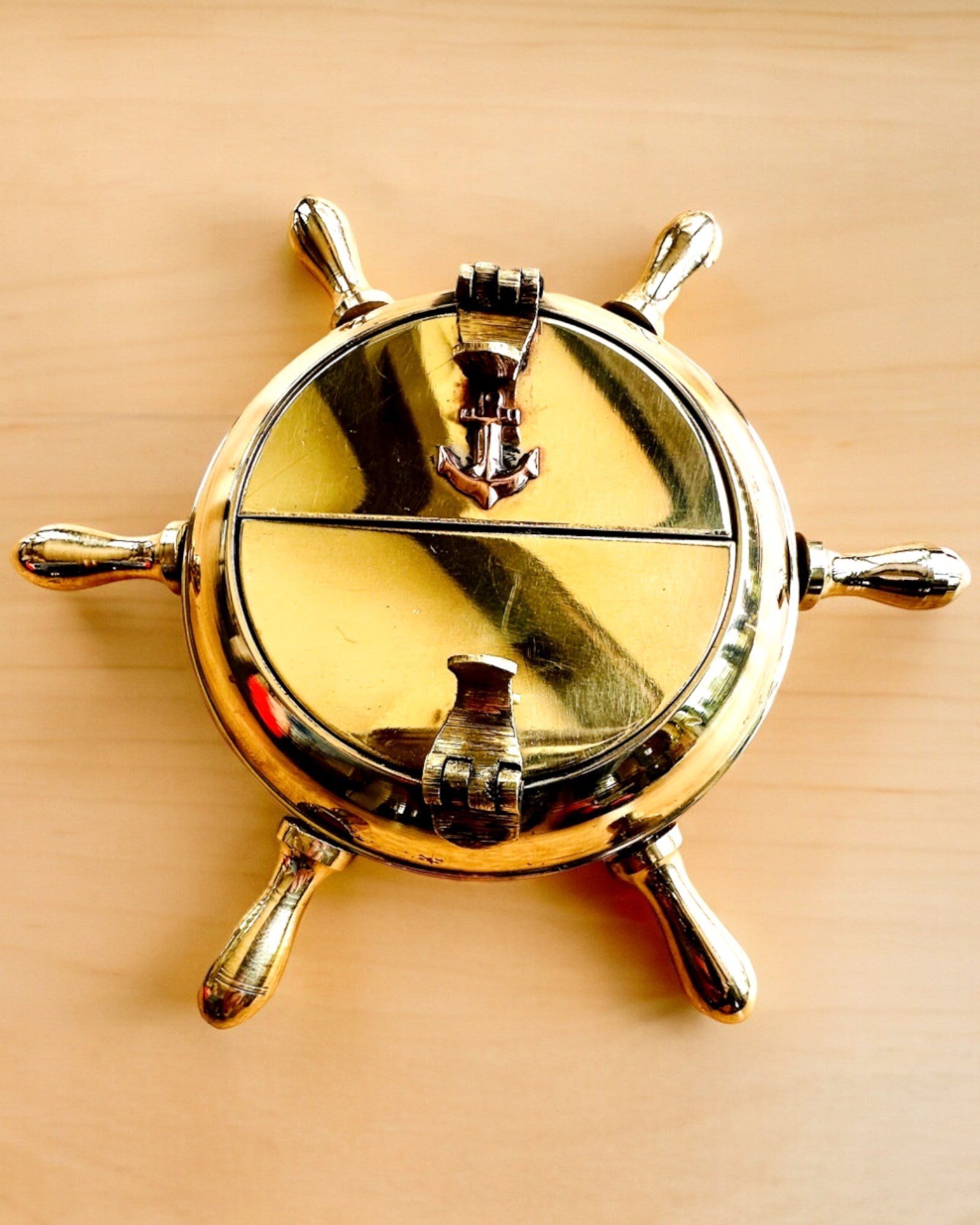 Капітанська латунна попільничка - можливість персоналізації подарунка гравіюванням, ручна робота