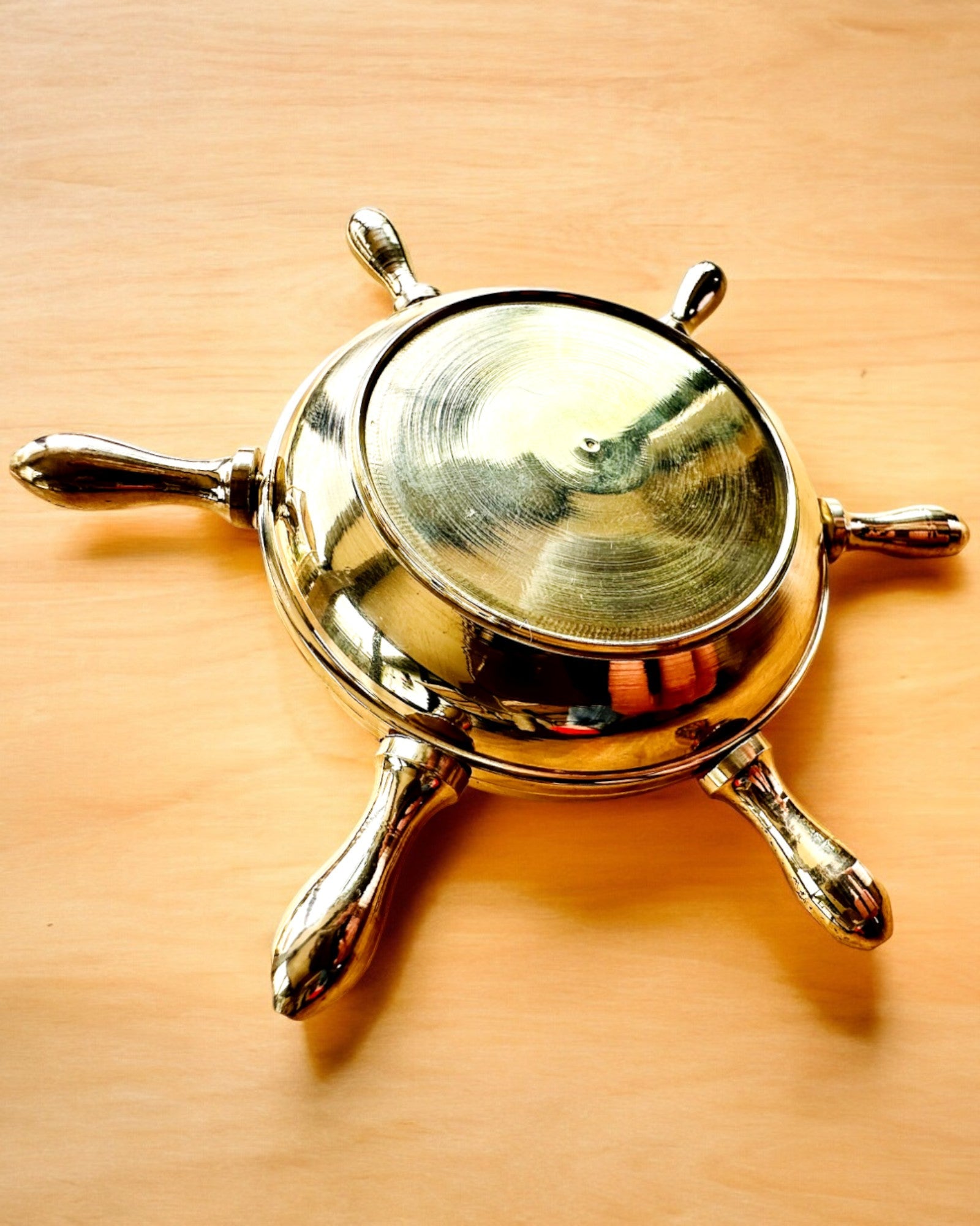 Капітанська латунна попільничка - можливість персоналізації подарунка гравіюванням, ручна робота