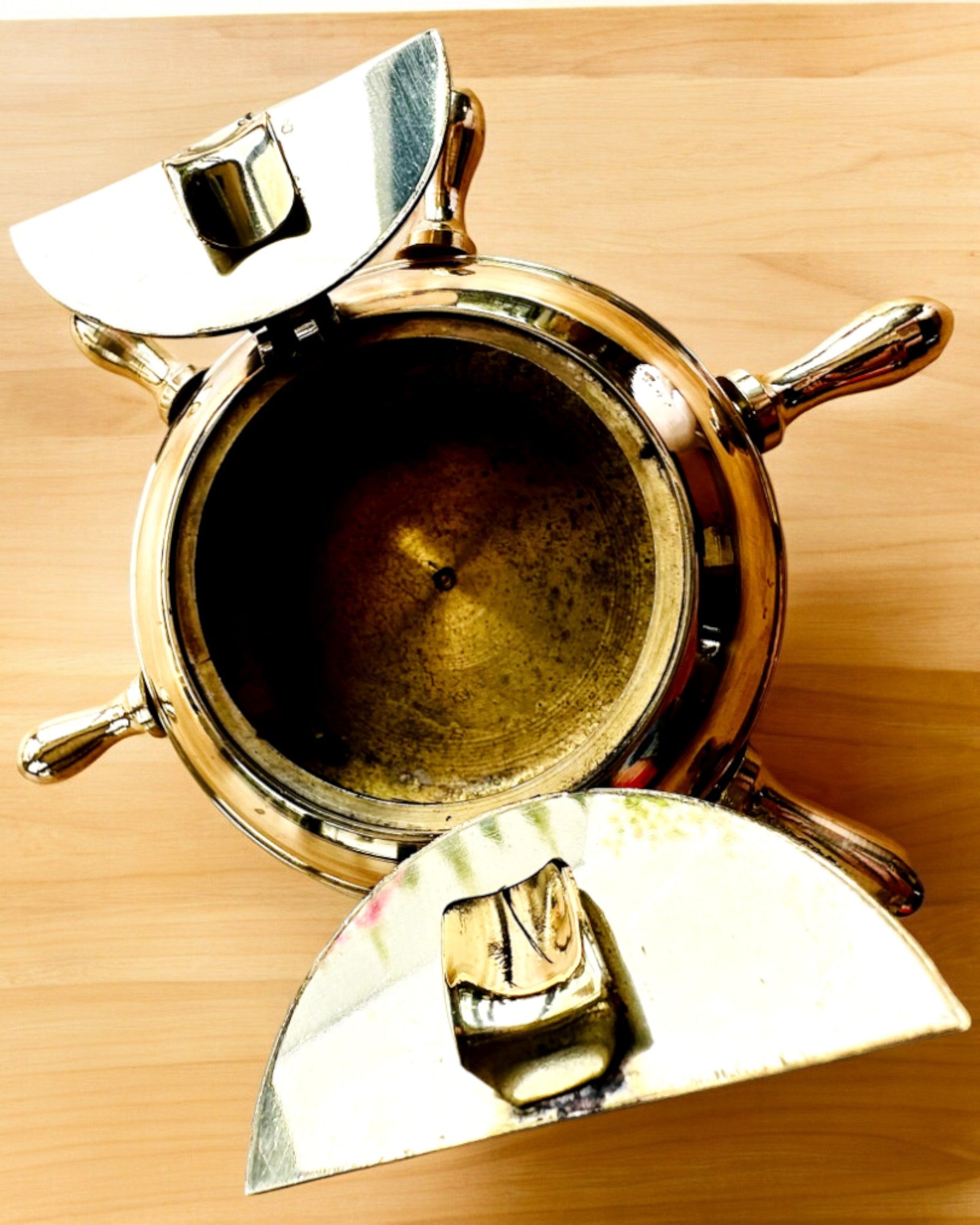 Капітанська латунна попільничка - можливість персоналізації подарунка гравіюванням, ручна робота