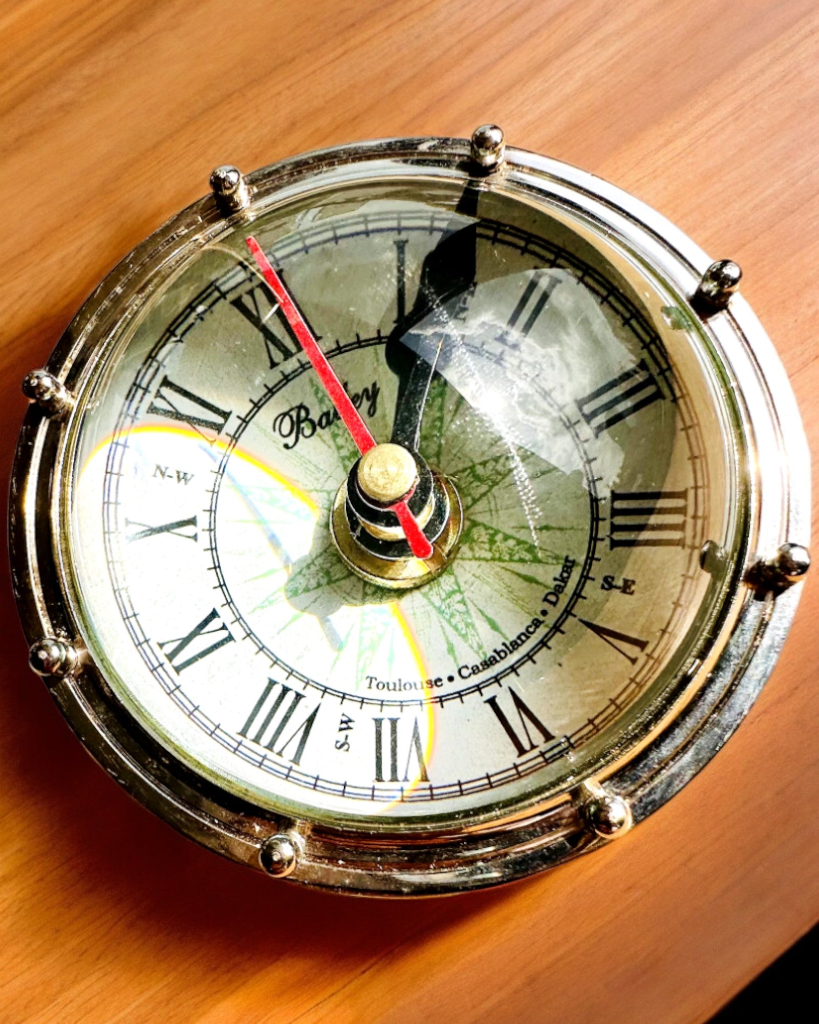 Bailey Compass Clock - Ceas Elegant cu Motiv de Busolă cu Posibilitate de Gravare