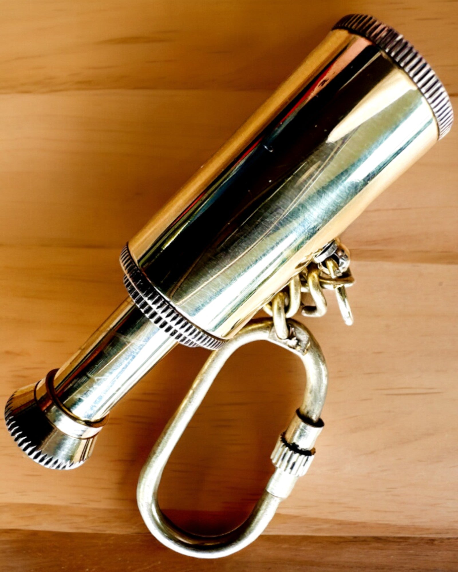 Lunetă de buzunar „Aventura de Aur” - breloc cu posibilitate de personalizare