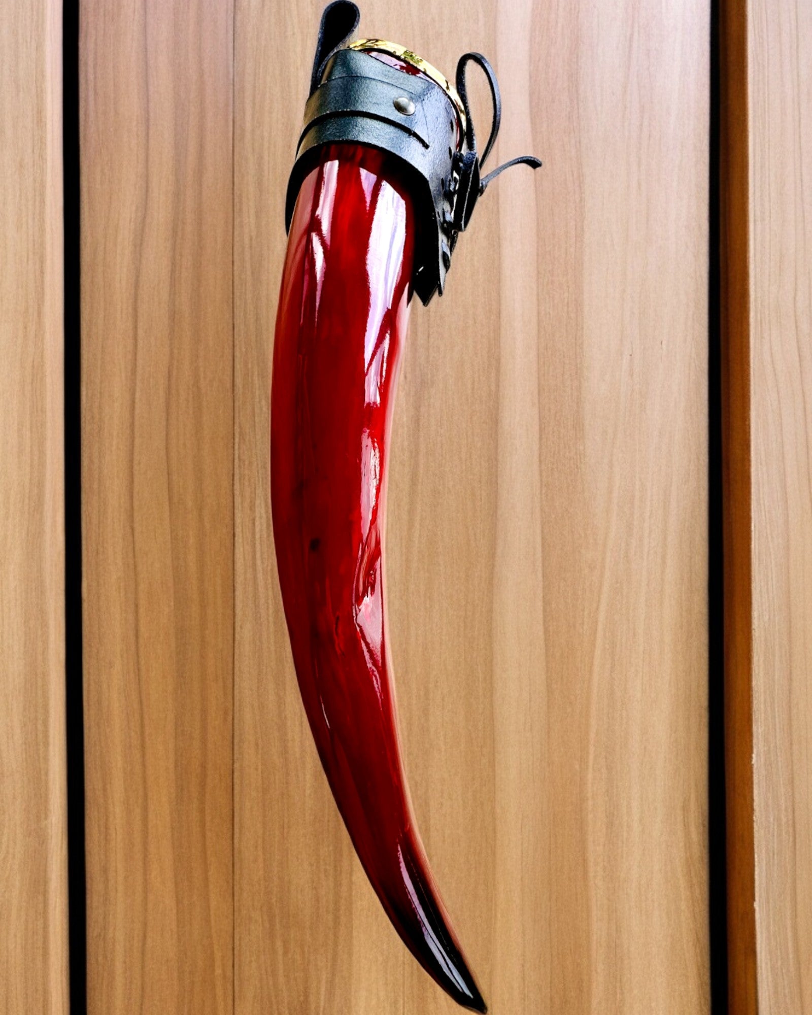 Válečnický rohový hrnek - Červený - s možností personalizace gravírováním