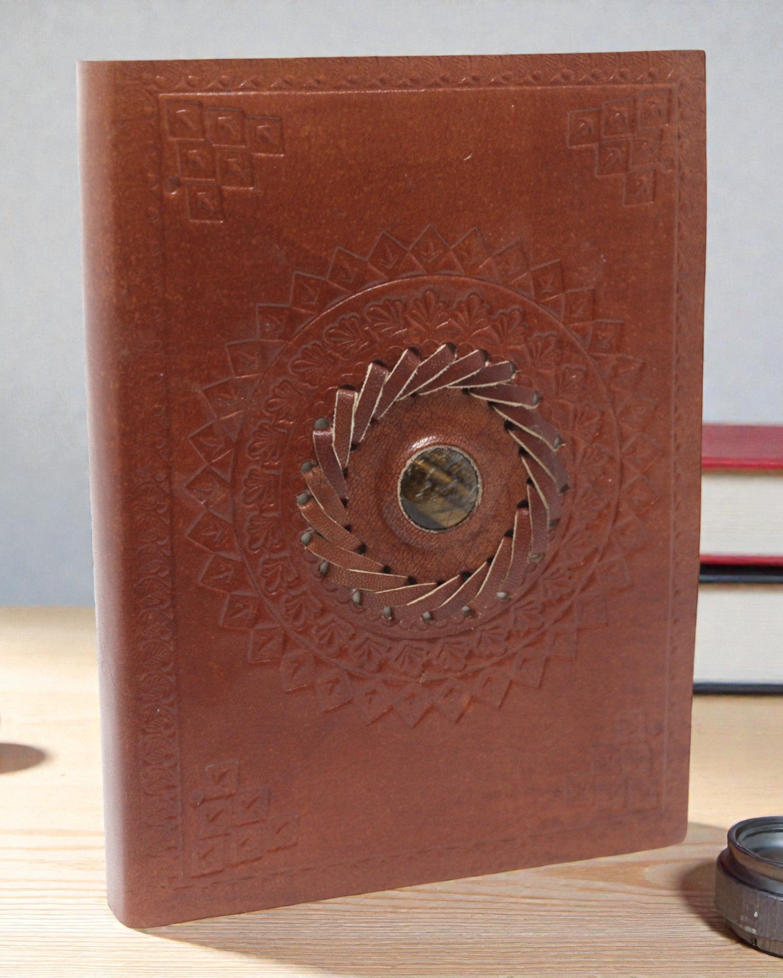 Caderno Tigereye em pele 17x12 cm