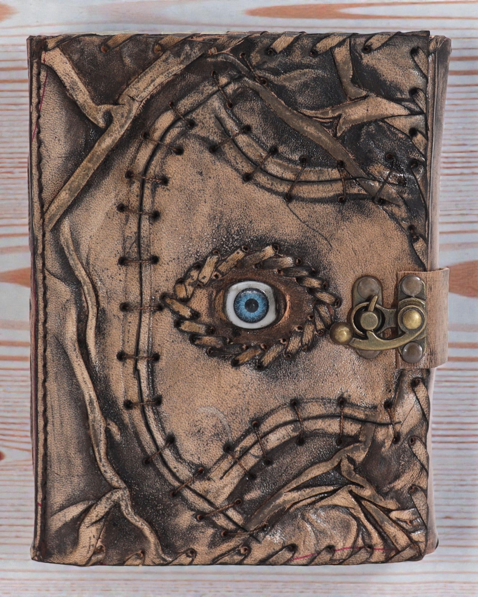 Brown Leather Notebook – Evil Eye – 17 × 12,5 cm | 160 pages, aged edges