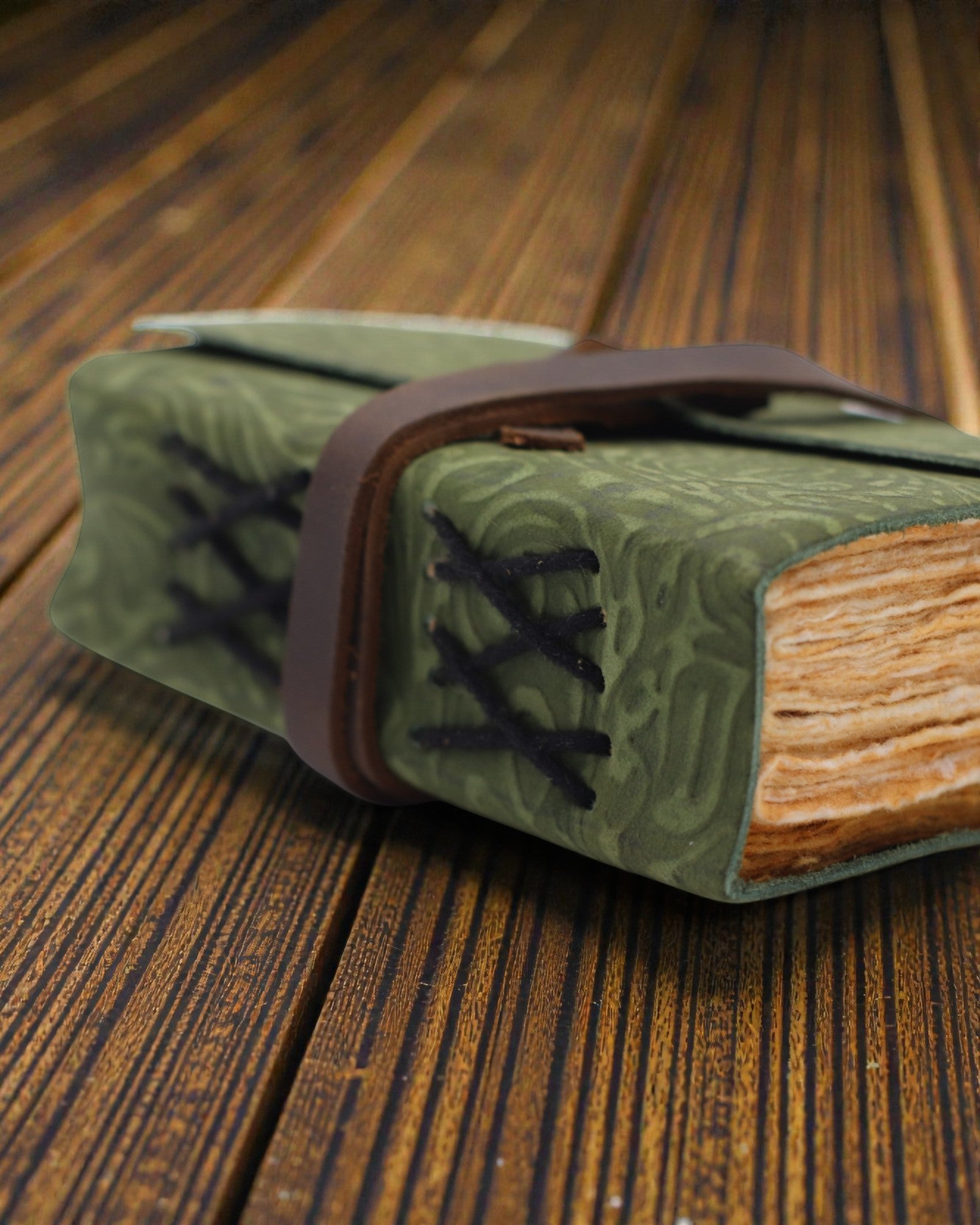 Green Maze senovinio stiliaus – odinė užrašų knygelė su sendintais lapais 12,7 × 8,9 cm