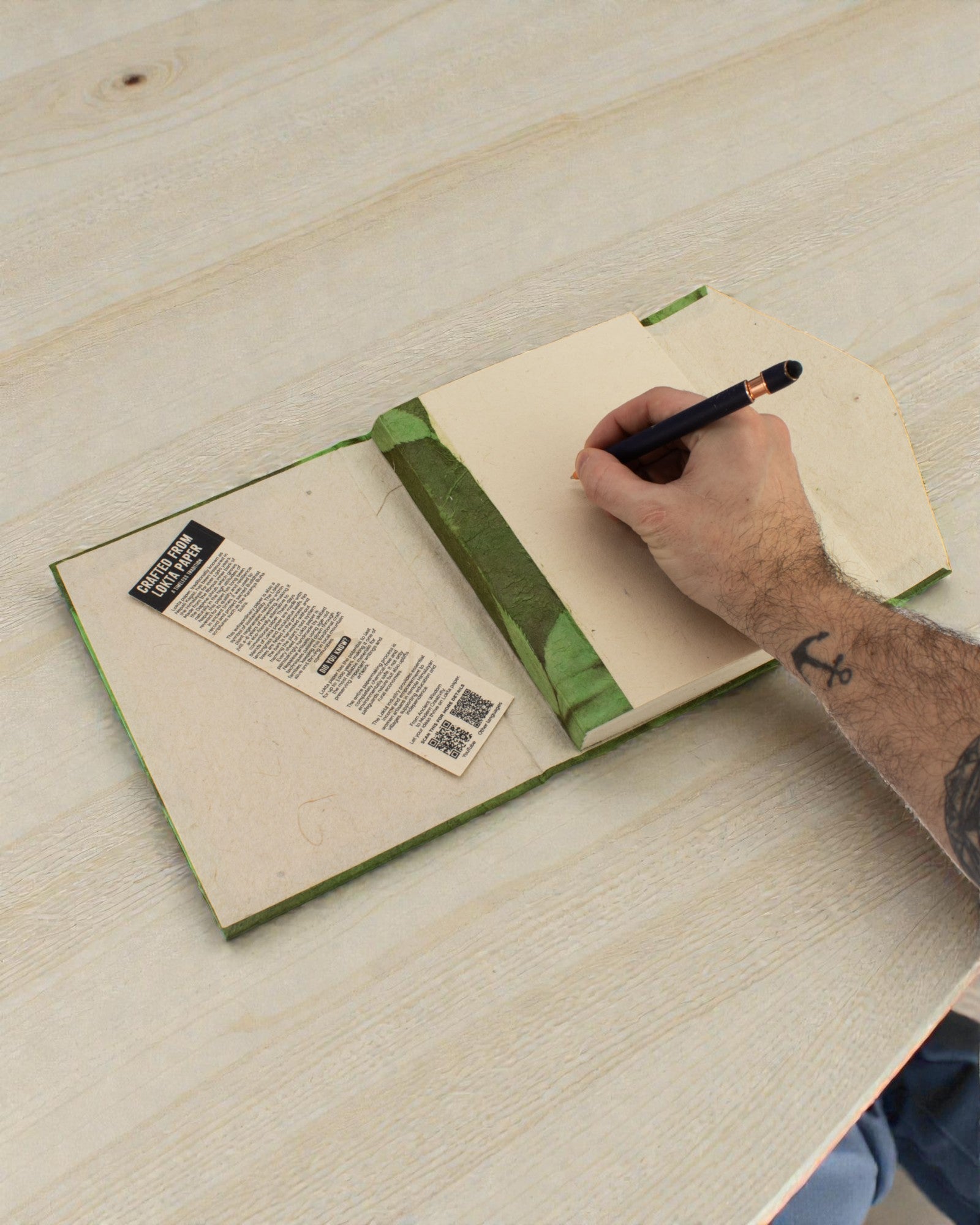 Veliki bilježnik s uvezom od platna, smjelo cvijeće – šumska zelena (45 listova, 21 x 15 cm)